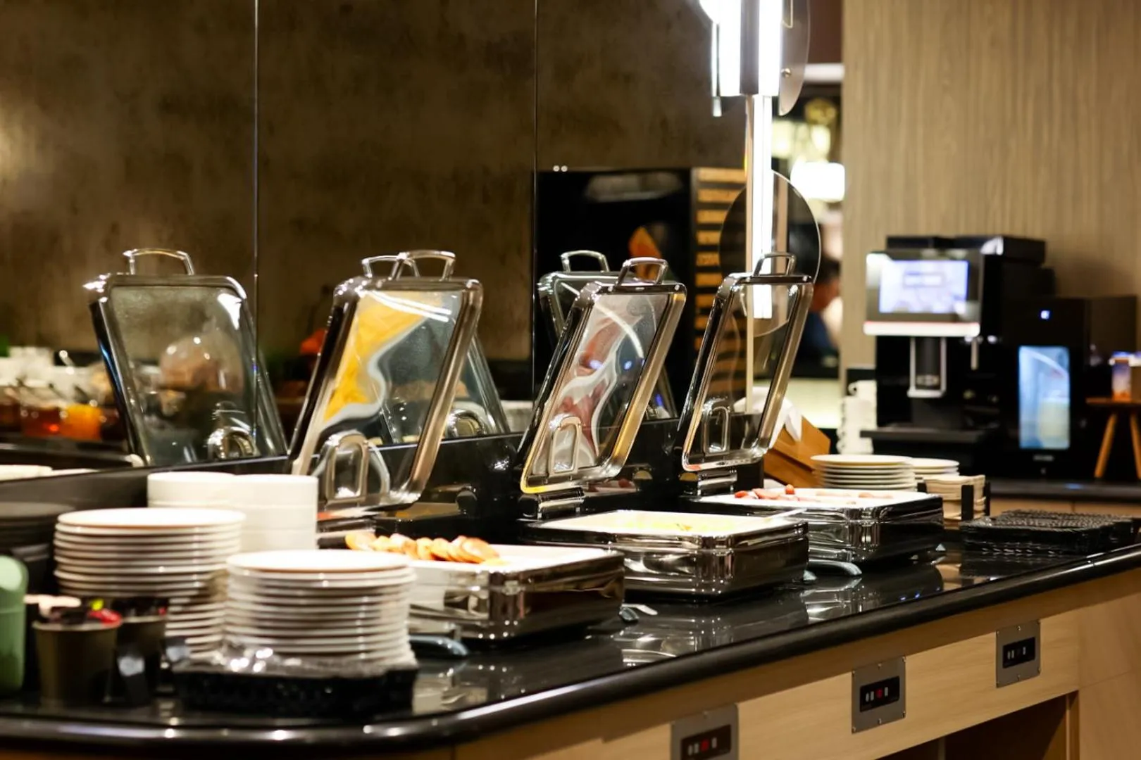 Breakfast in Hotel MDM City Centre