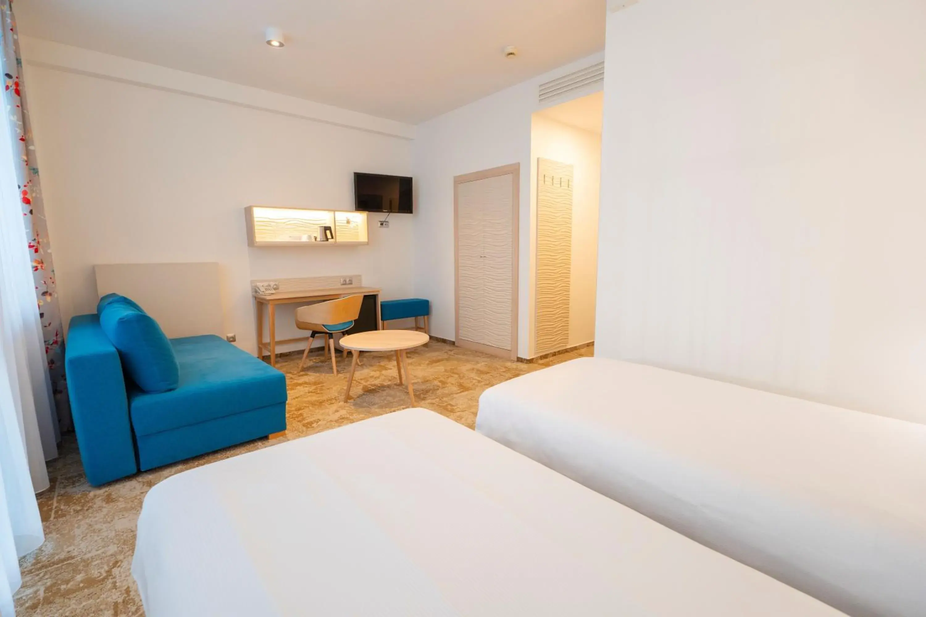 Standard Twin Room in Hotel Metropol Standard Twin Room in Hotel Metropol