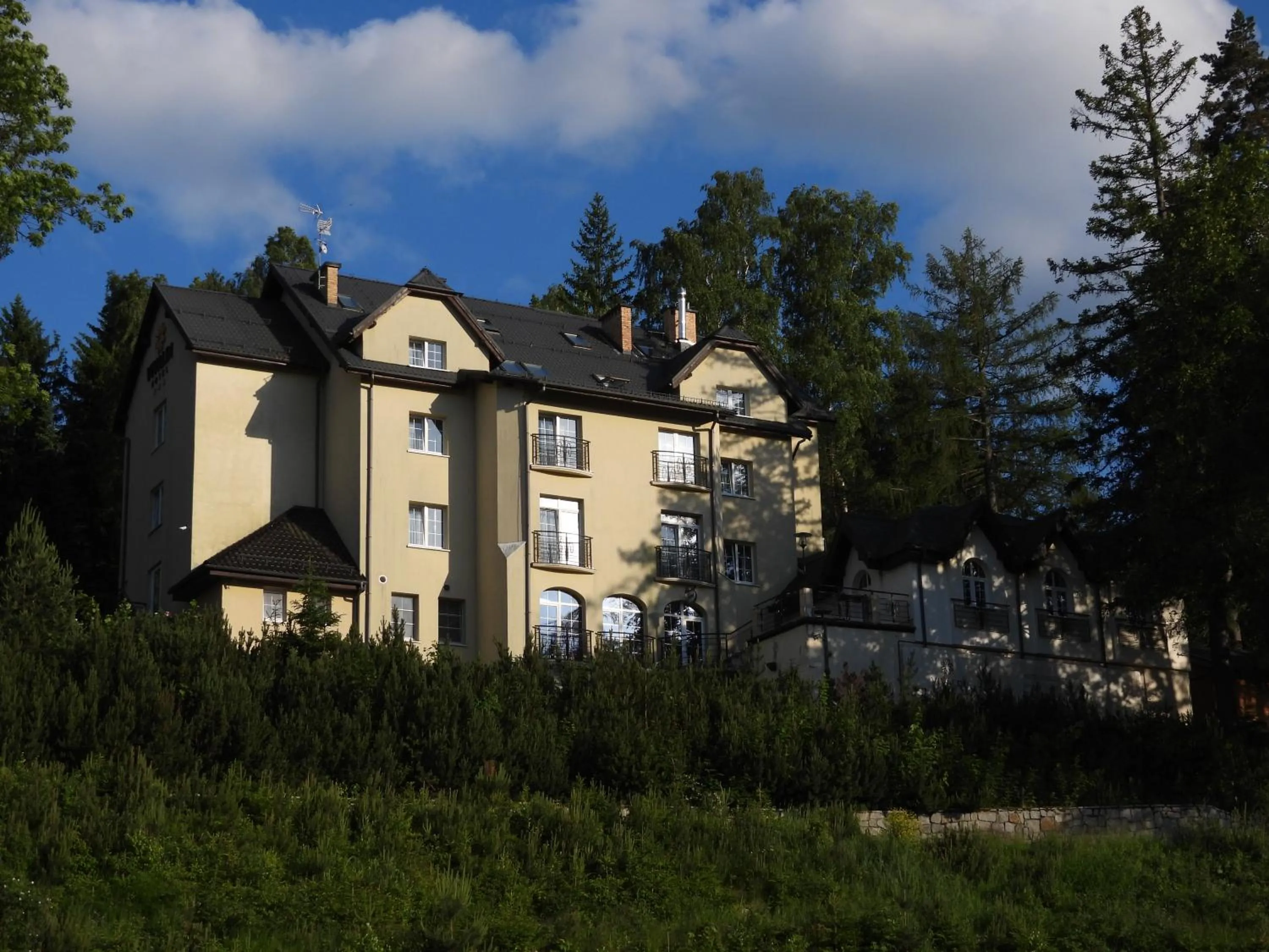 Property building in Hotel Vivaldi