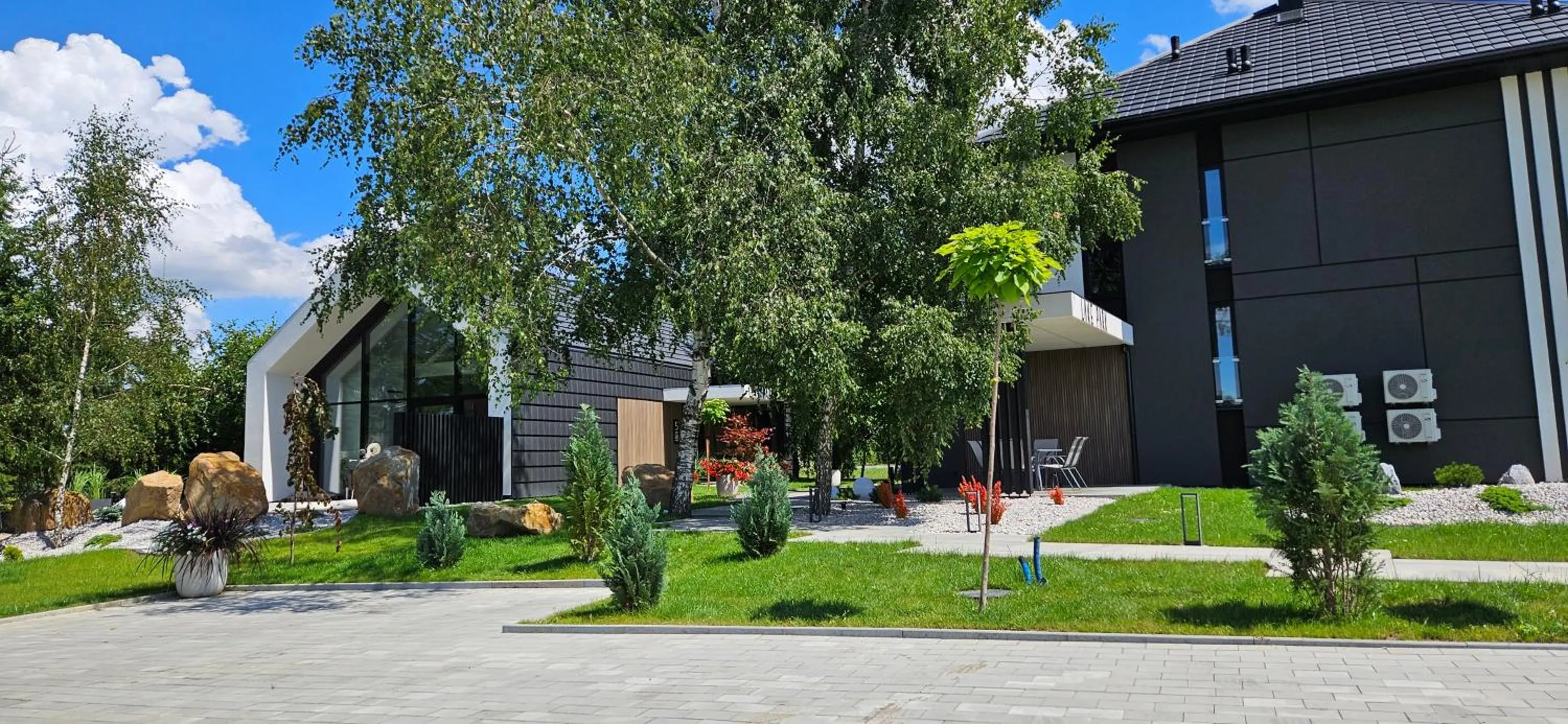 Property building in Lake Park