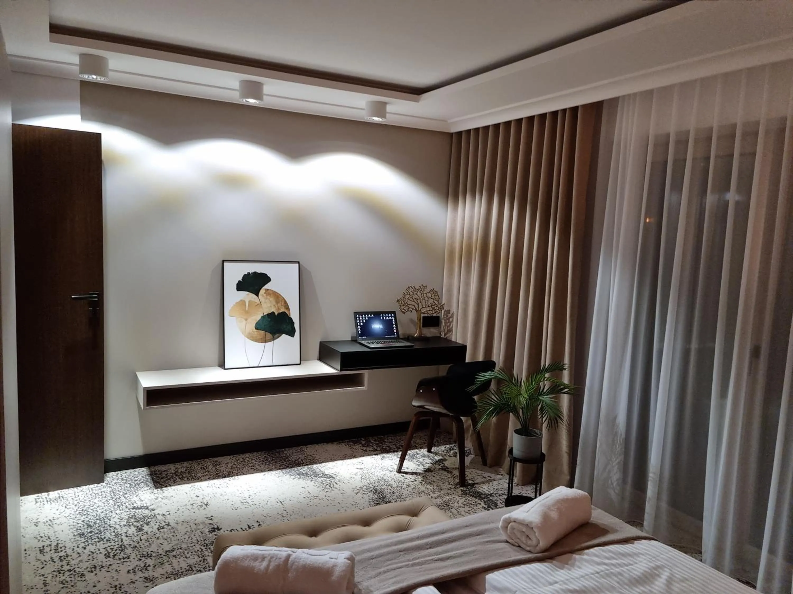 Bedroom, Bed in Lake Park