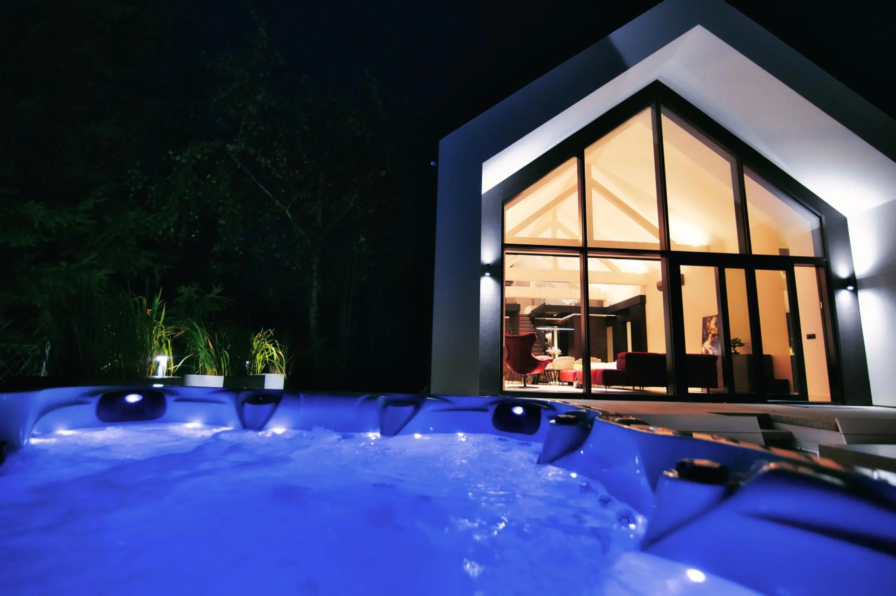 Hot Tub in Lake Park