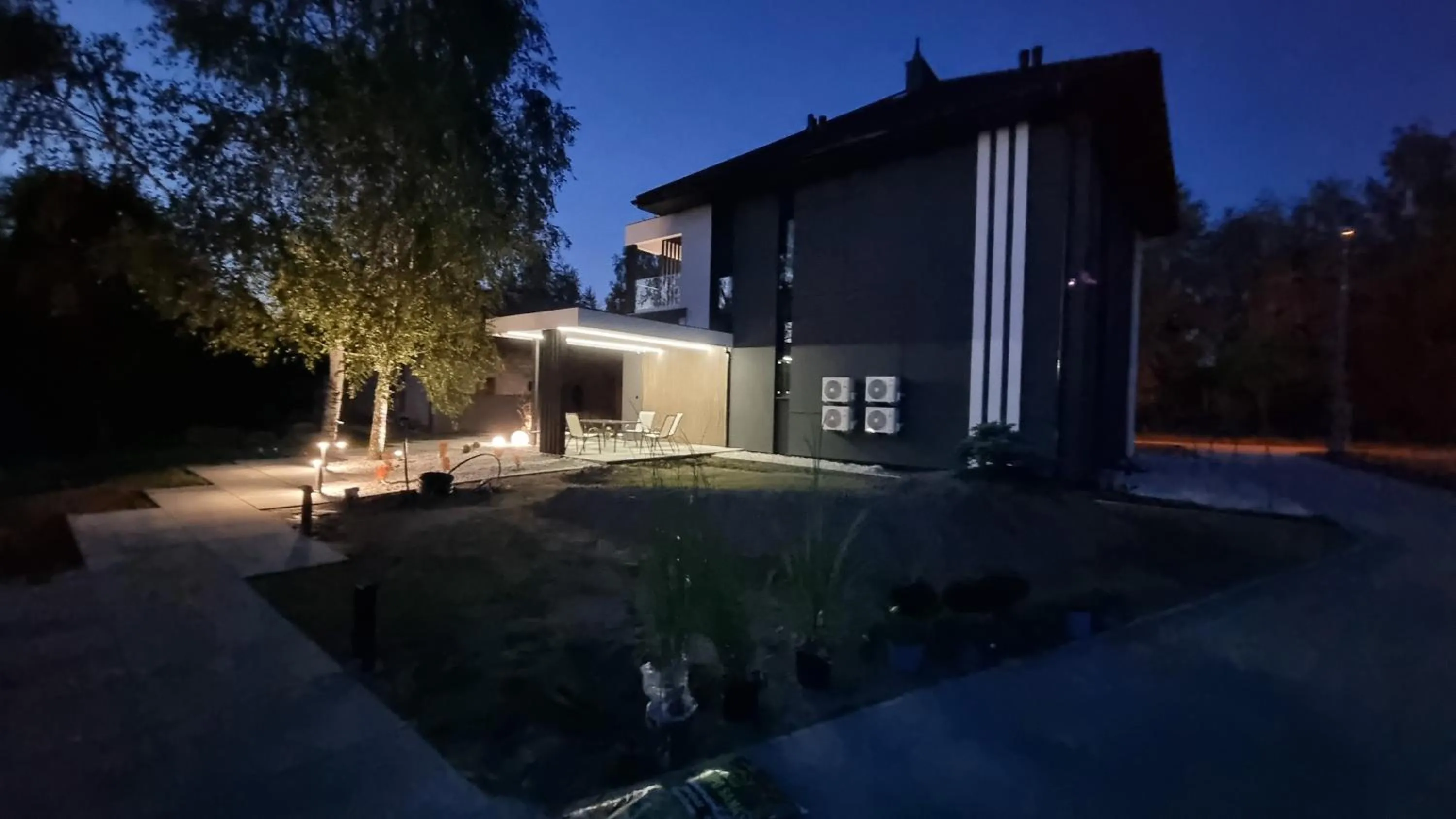 Property building in Lake Park