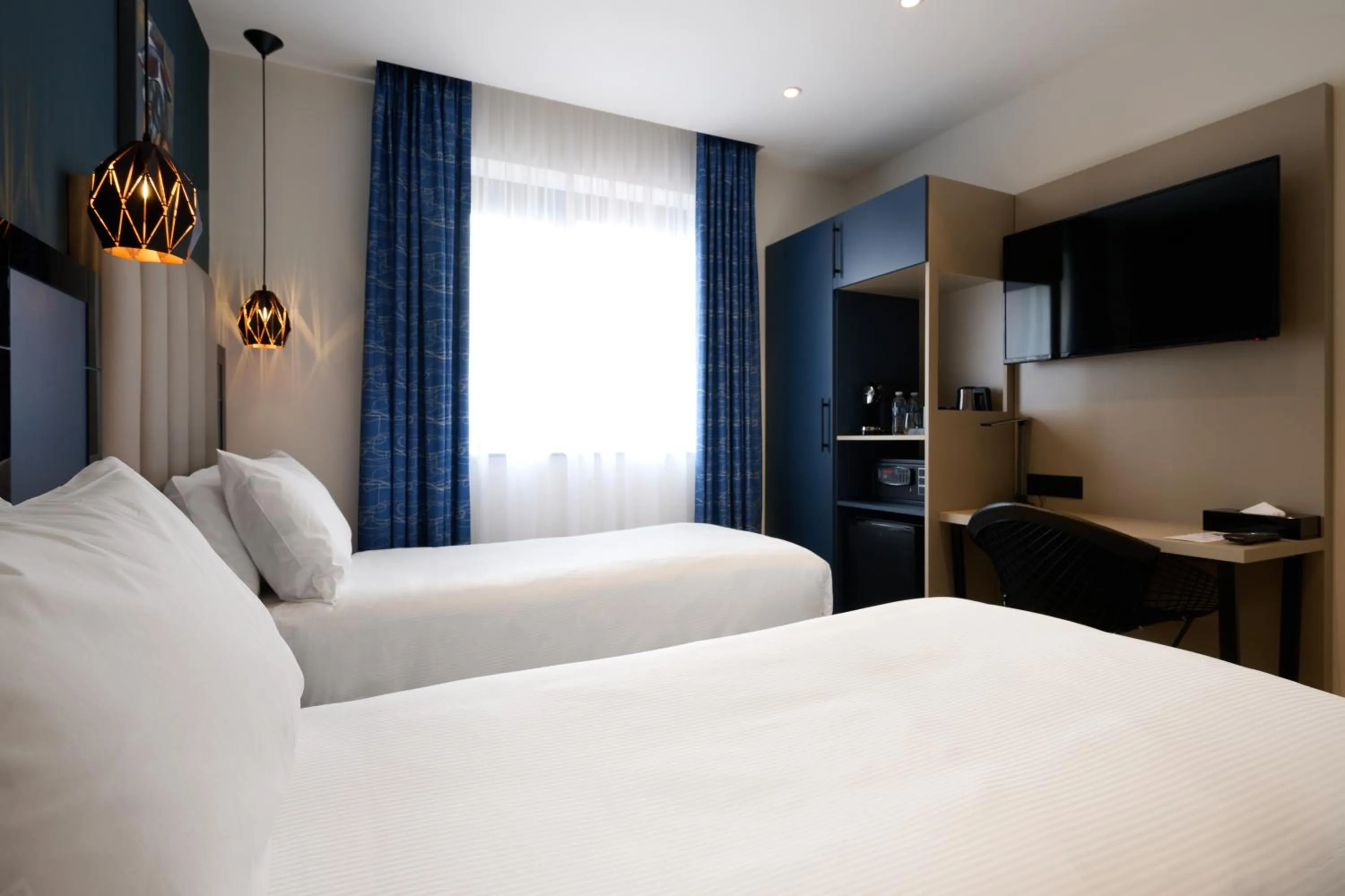Bedroom, Bed in Spark by Hilton Luton