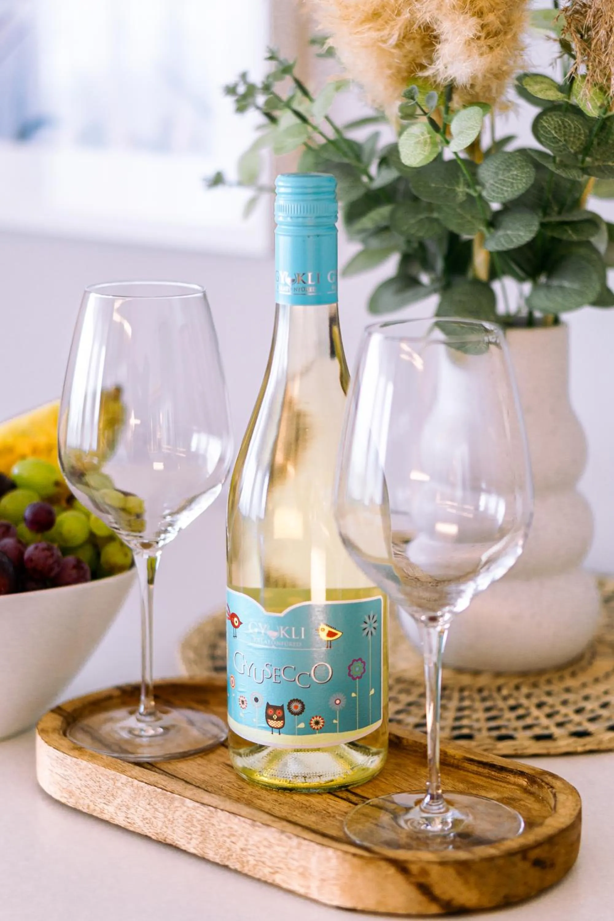 Alcoholic drinks in Lake Spirit Boutique Apartments