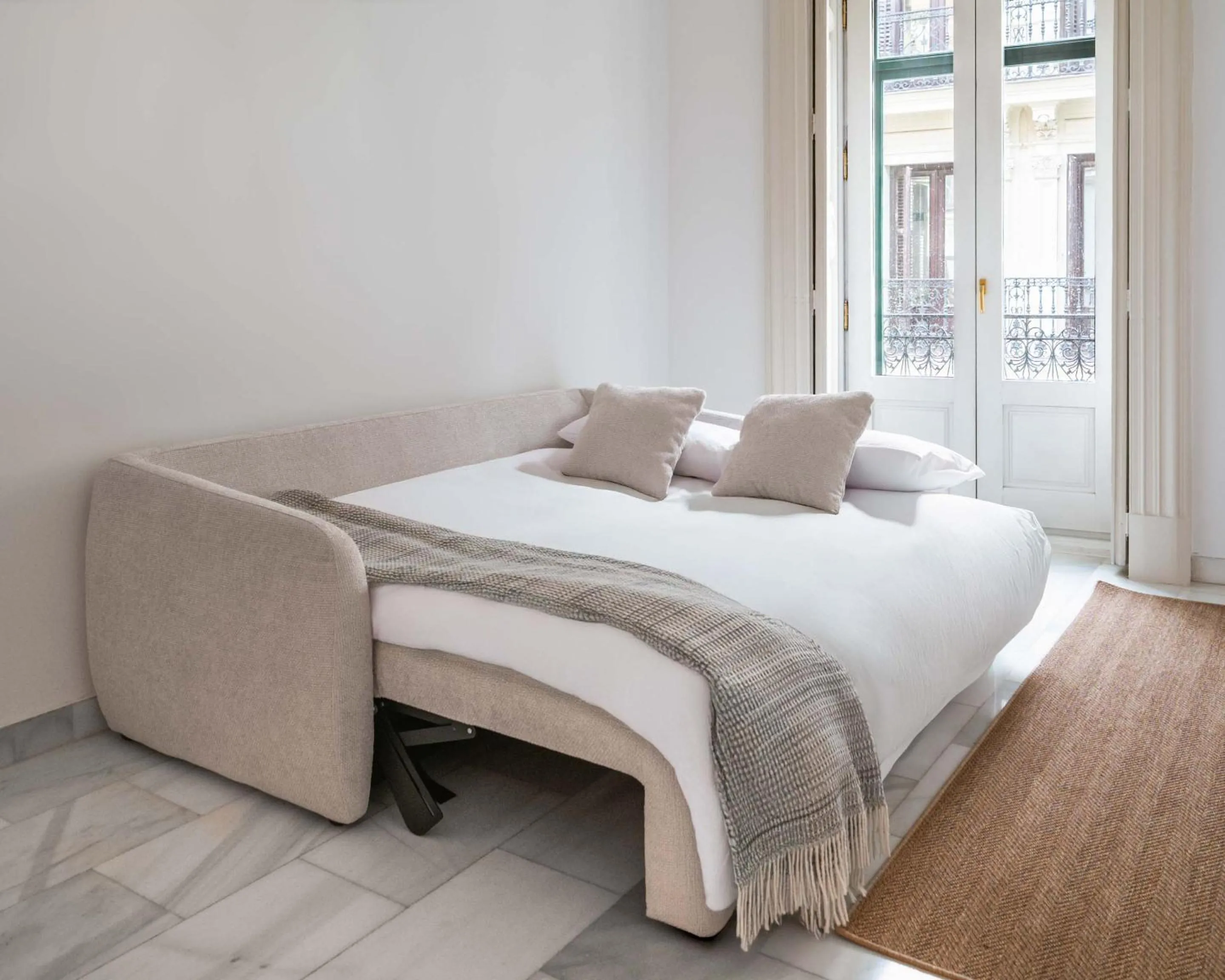Bed in Limehome Madrid Sol