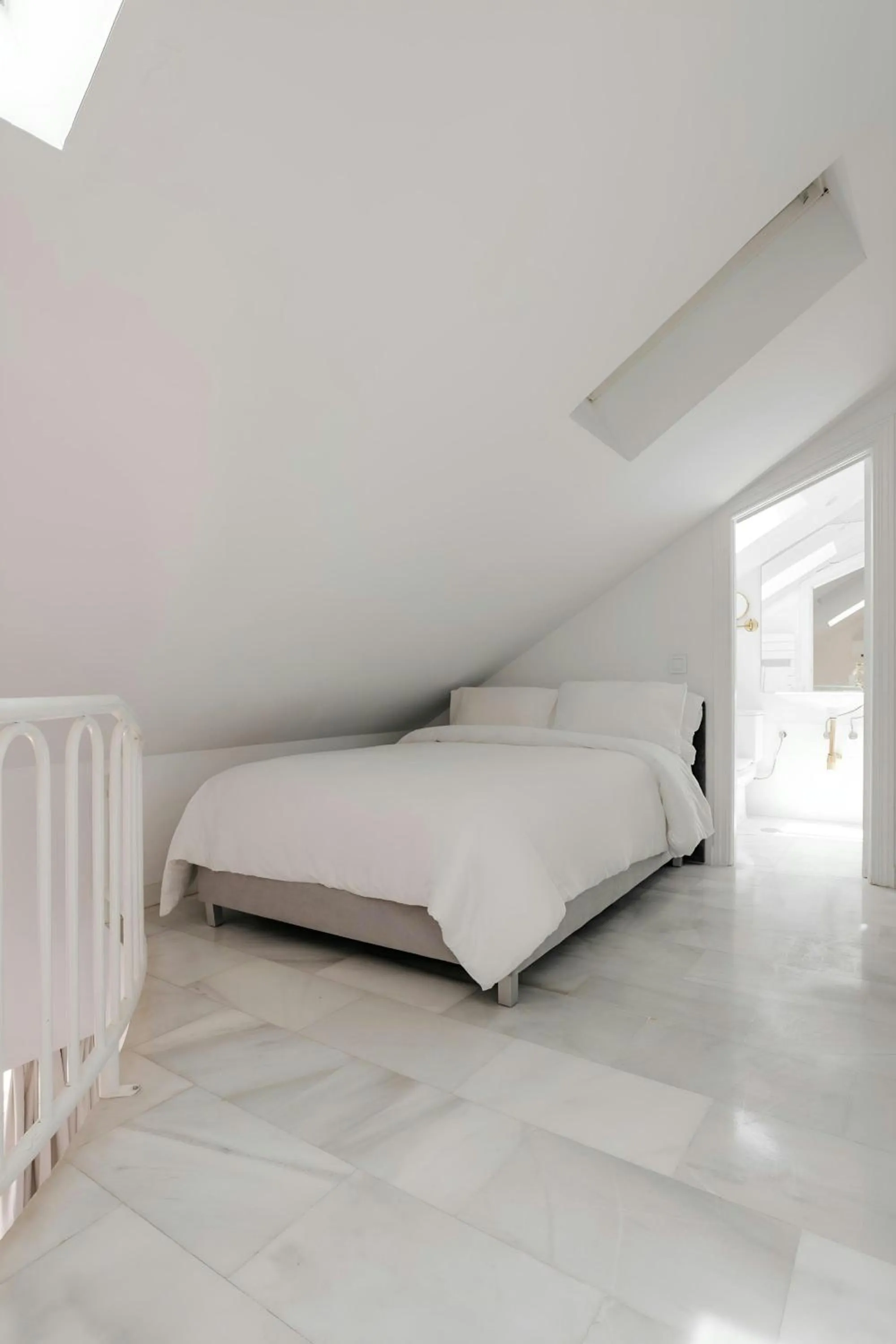 Bedroom, Bed in Sonder by Marriott Bonvoy Santa Ana Apartments Las Letras
