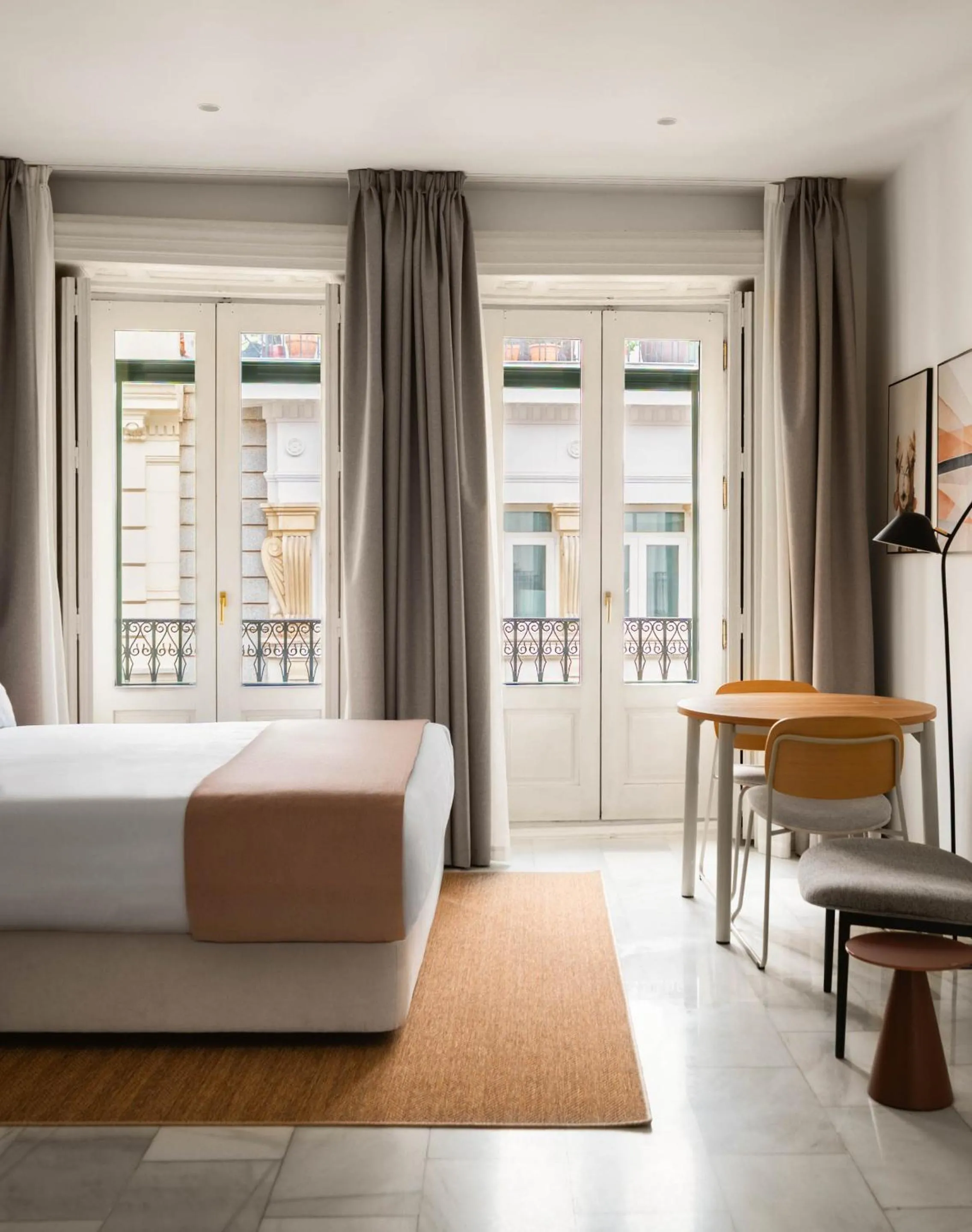 Bed in Limehome Madrid Sol