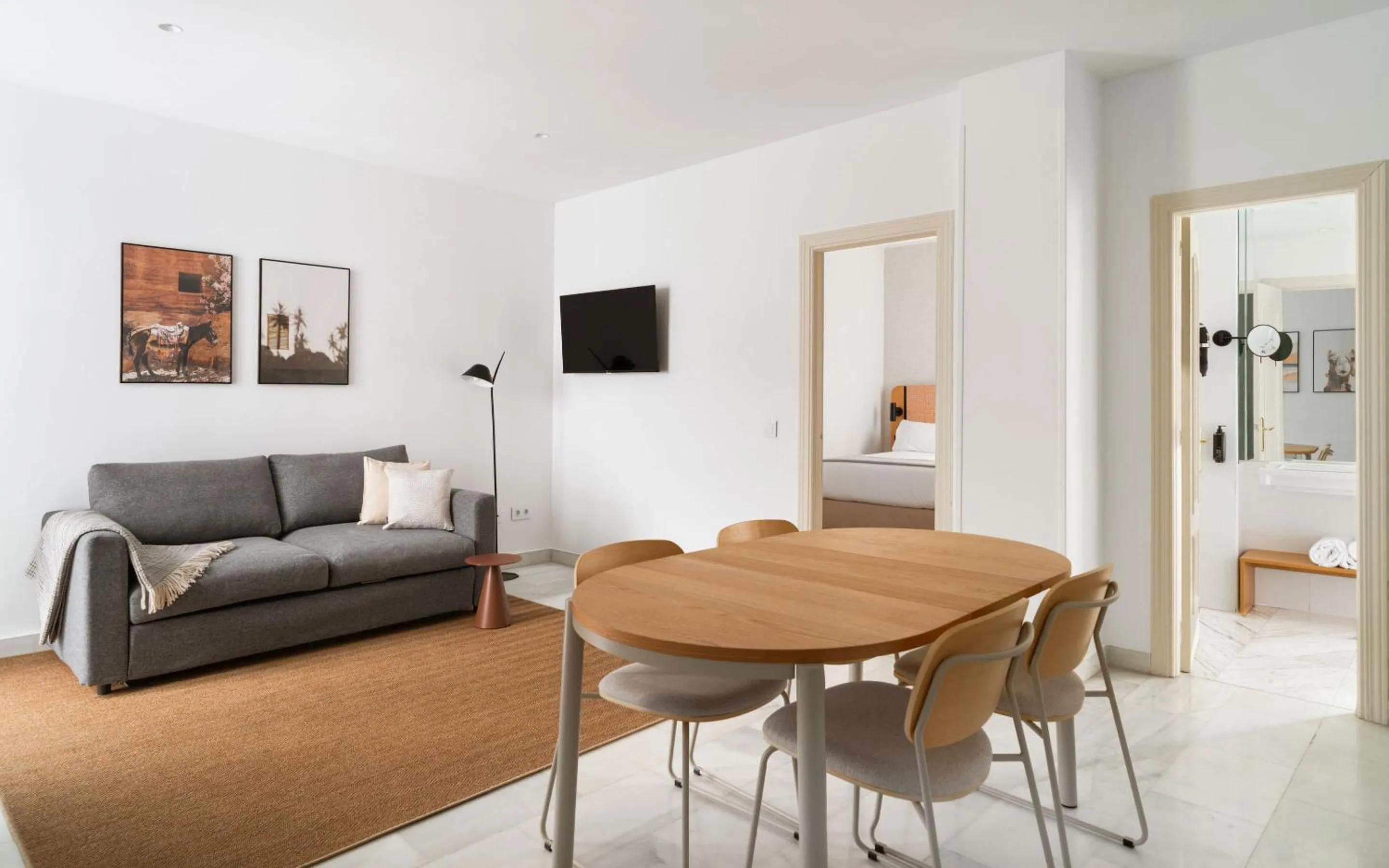 TV and multimedia in Limehome Madrid Sol