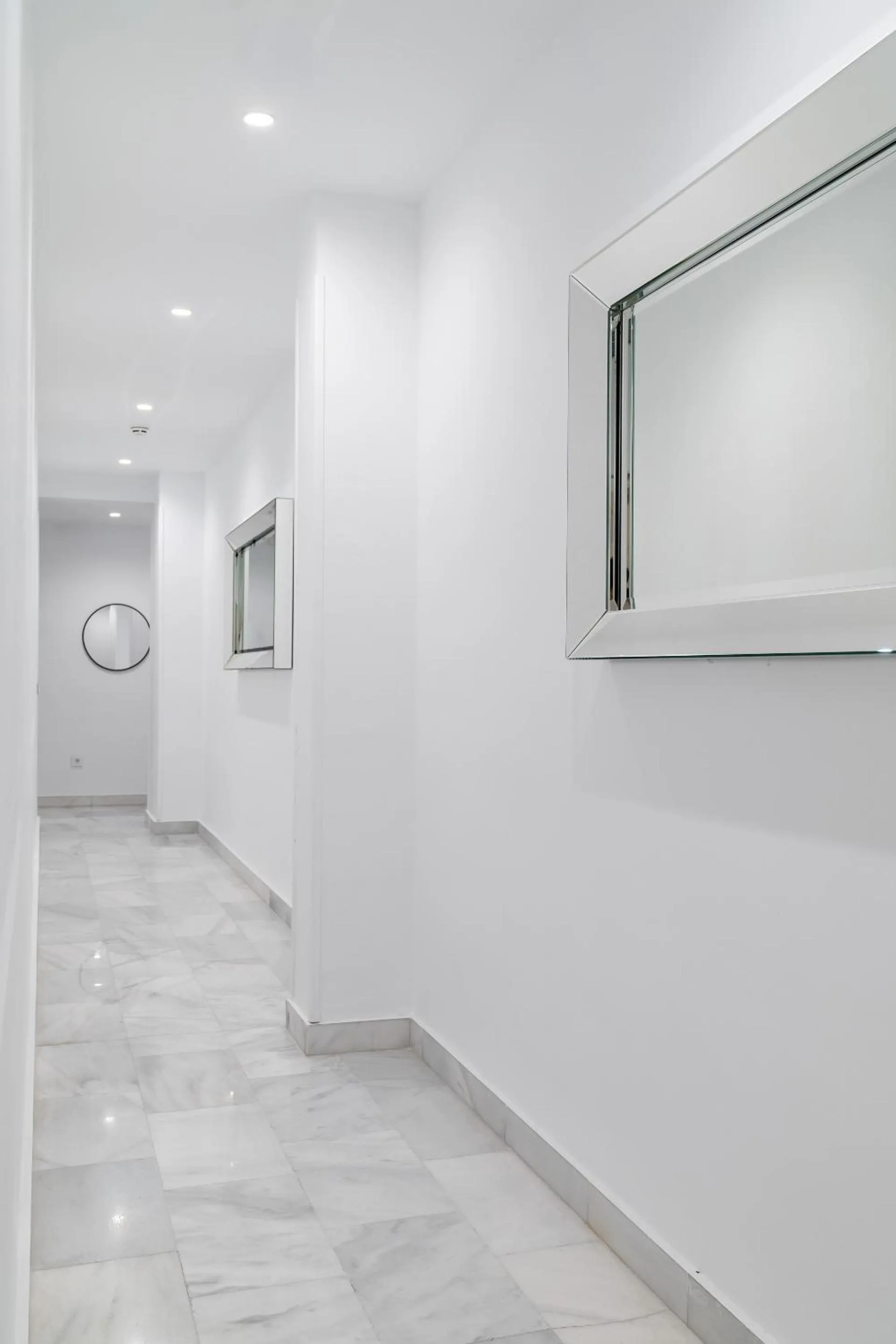 Property building in Limehome Madrid Sol