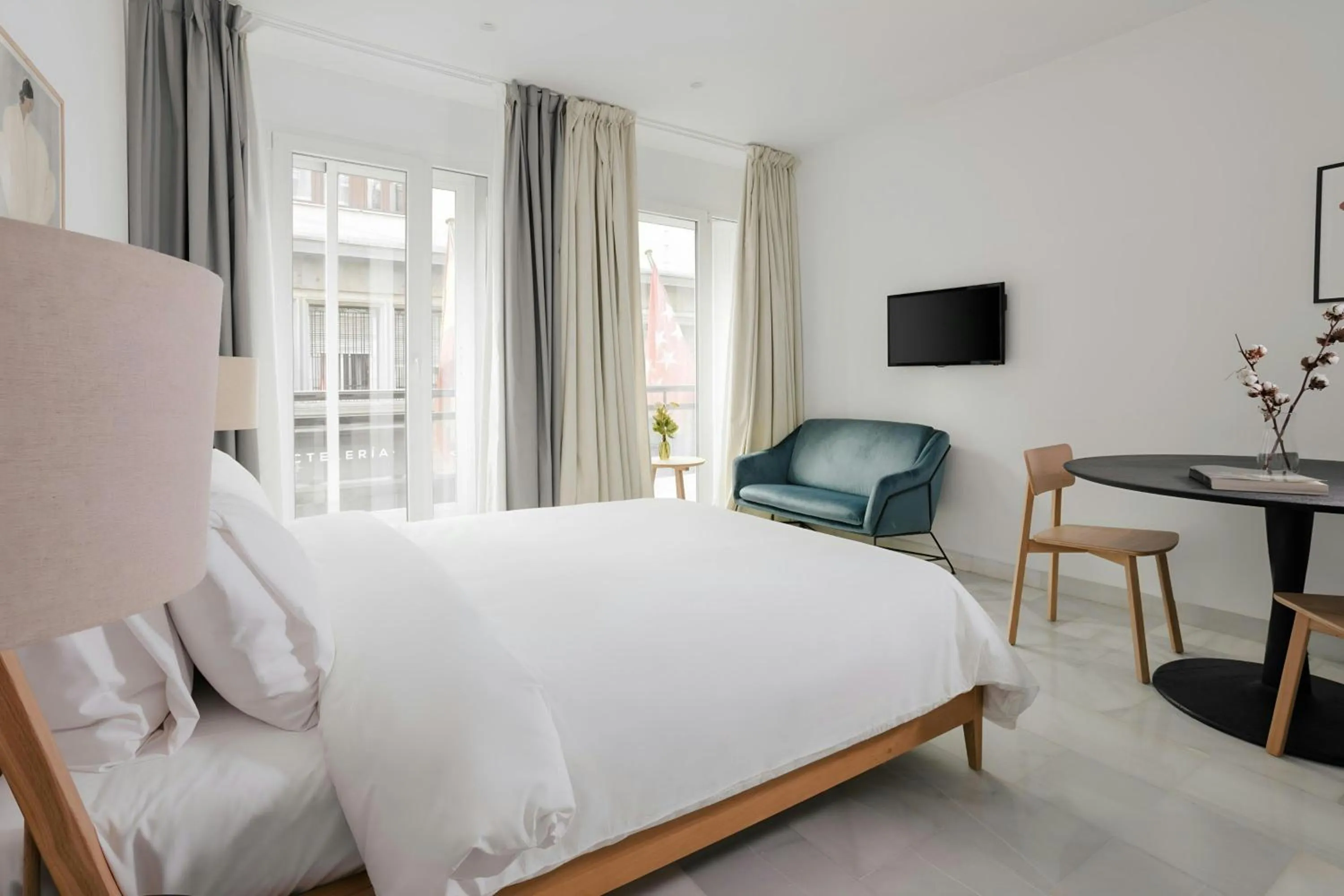 Bedroom, Bed in Sonder by Marriott Bonvoy Santa Ana Apartments Las Letras