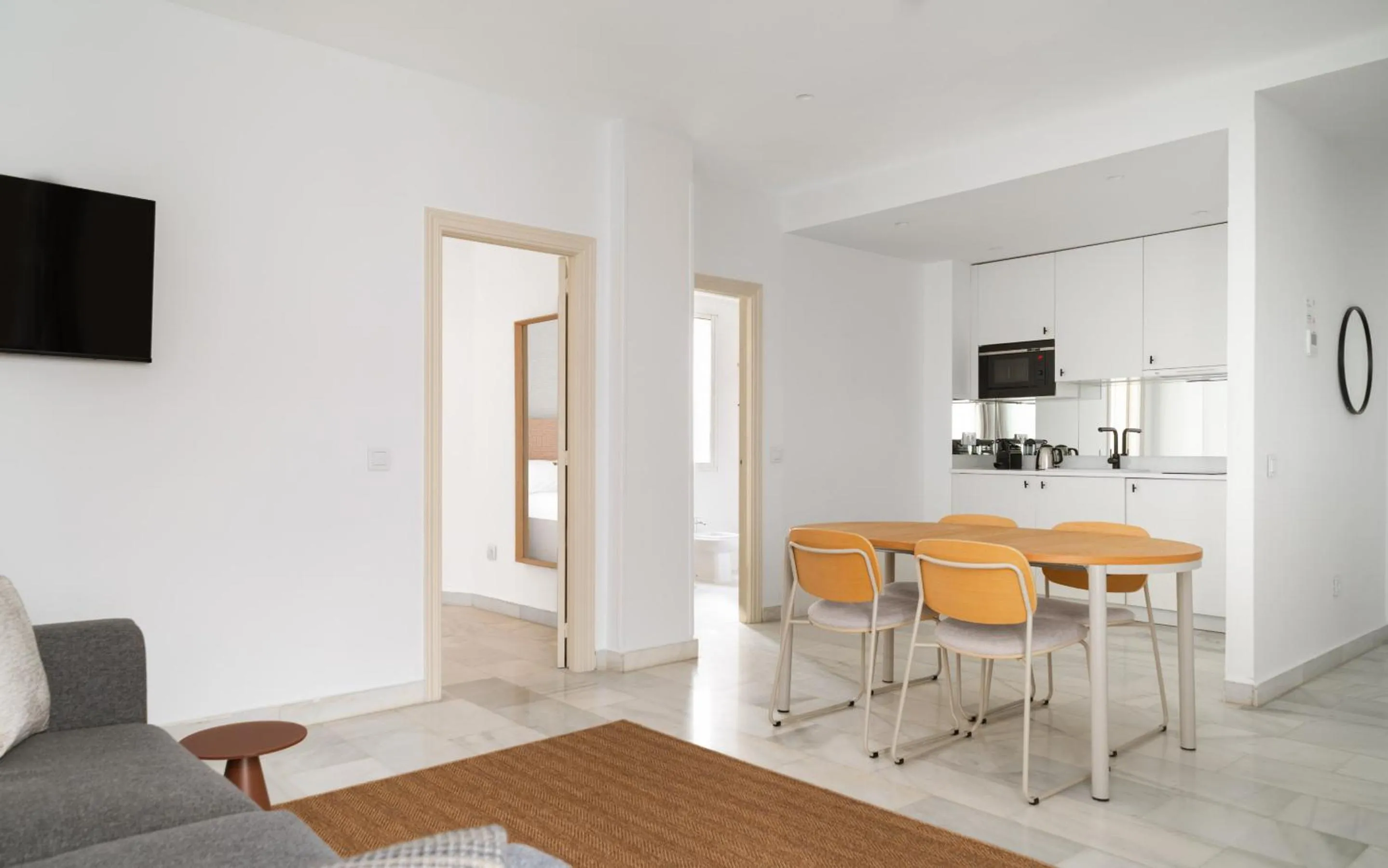 TV and multimedia in Limehome Madrid Sol