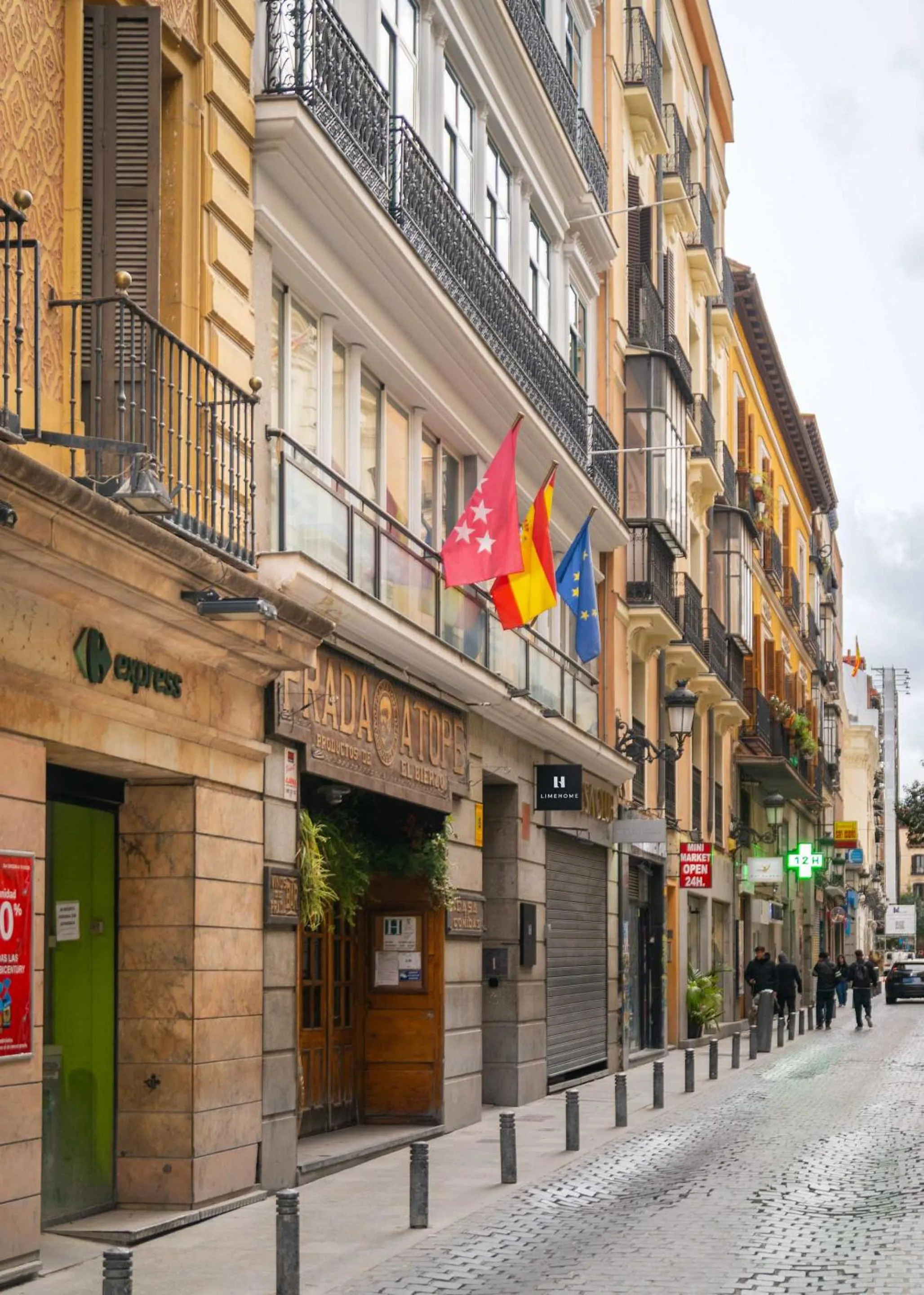 Property building in Limehome Madrid Sol