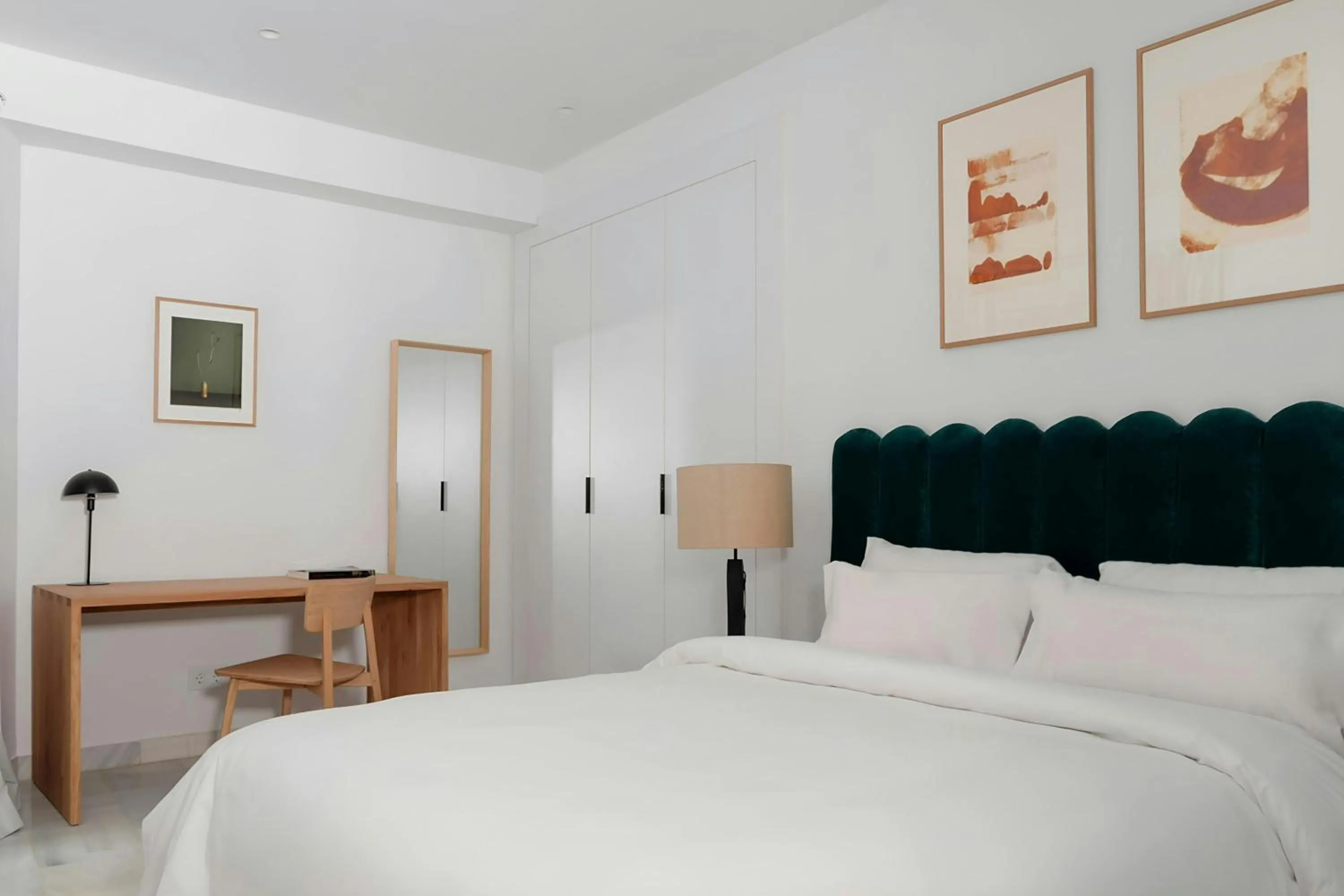 Bedroom, Bed in Sonder by Marriott Bonvoy Santa Ana Apartments Las Letras
