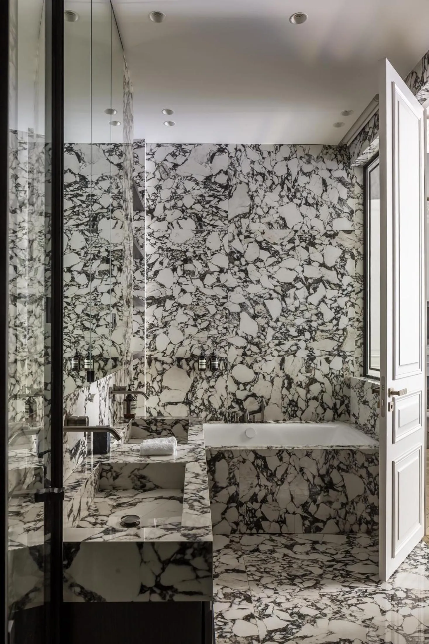 Bathroom in HIGHSTAY - Luxury Serviced Apartments - Louvre