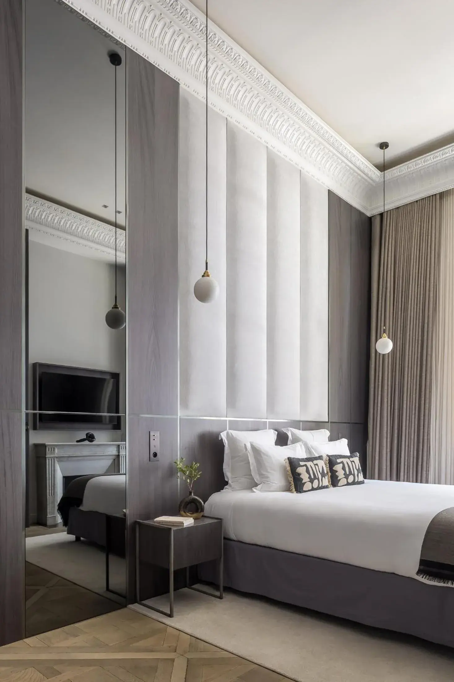 Bedroom, Bed in HIGHSTAY - Luxury Serviced Apartments - Louvre Bedroom, Bed in HIGHSTAY - Luxury Serviced Apartments - Louvre