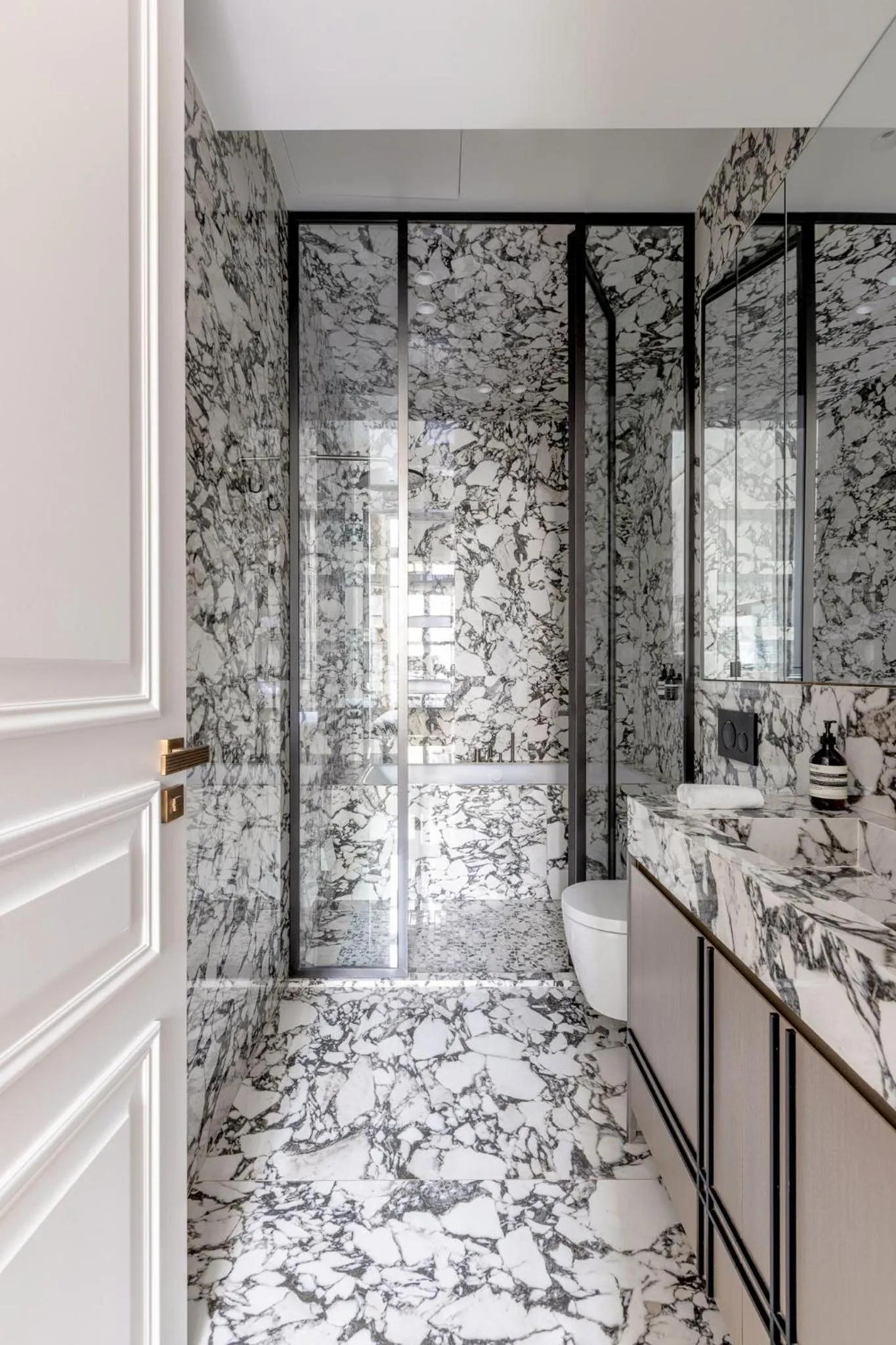 Bathroom in HIGHSTAY - Luxury Serviced Apartments - Louvre