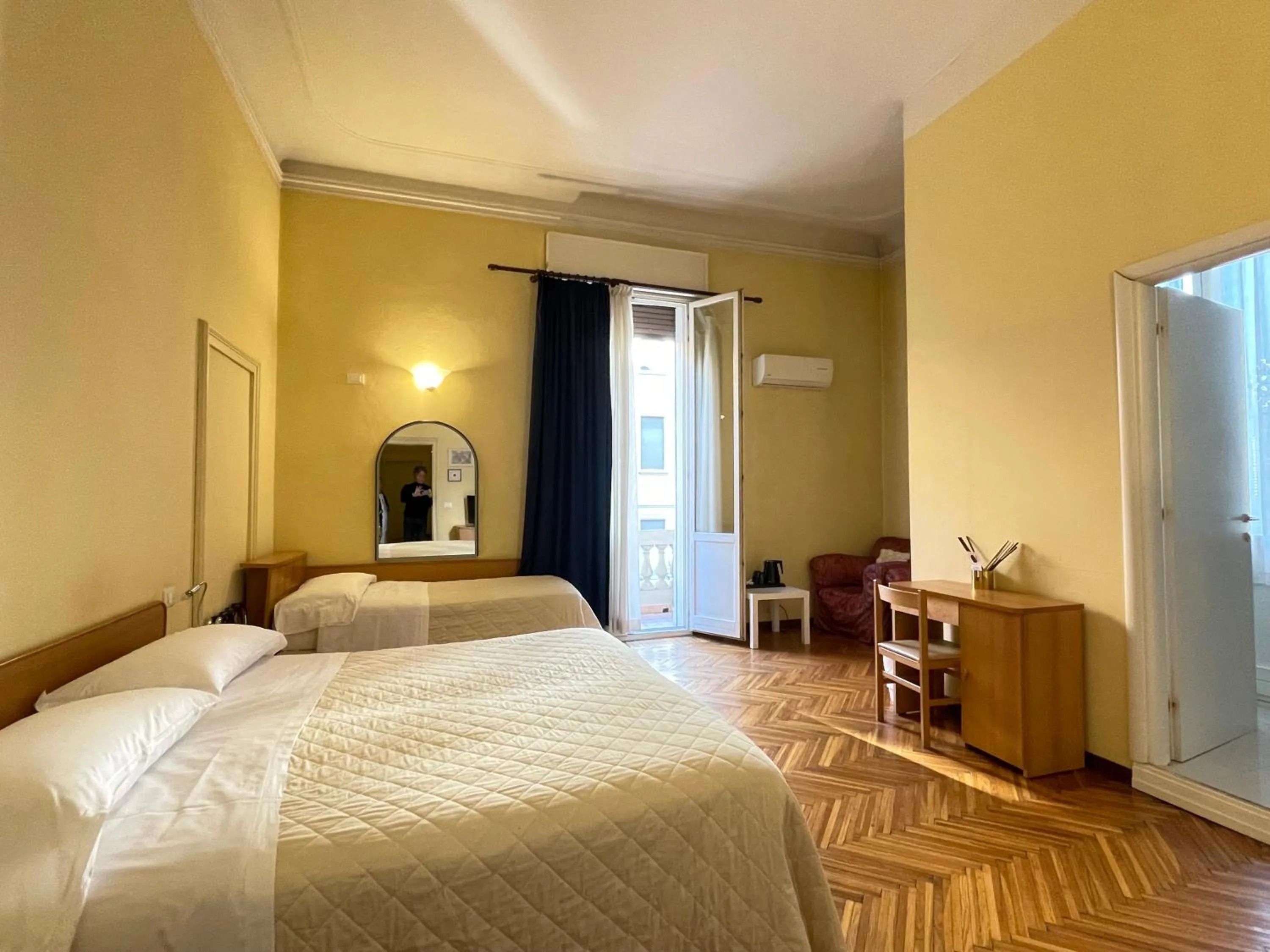 Photo of the whole room, Bed in Alle Torri