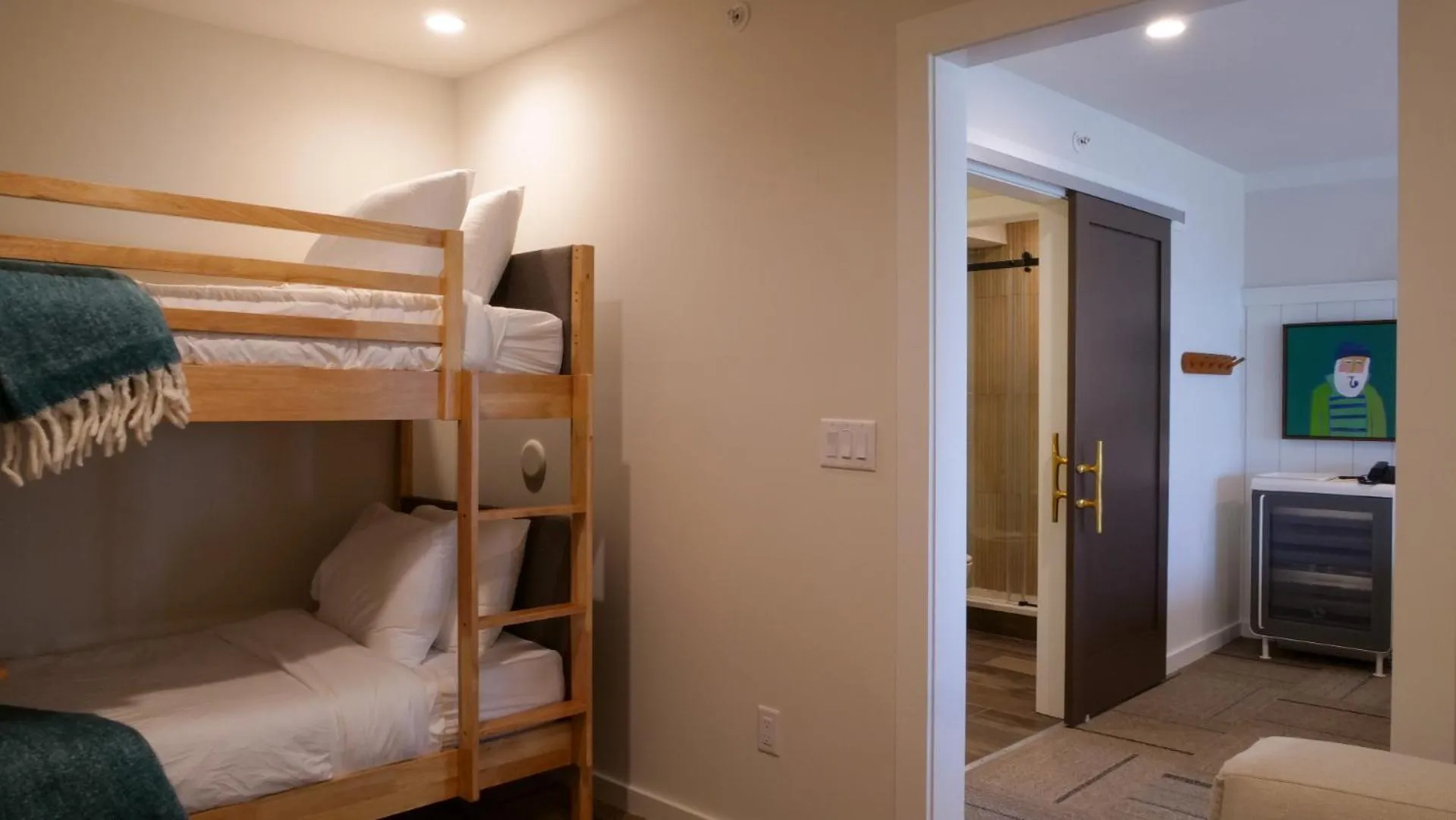 bunk bed, Bed in Oceaneer Hotel