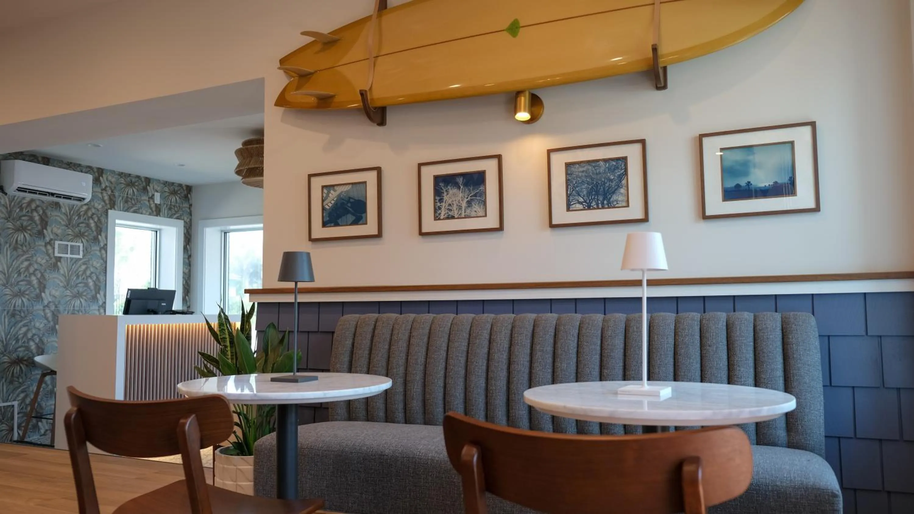 Lobby or reception in Oceaneer Hotel