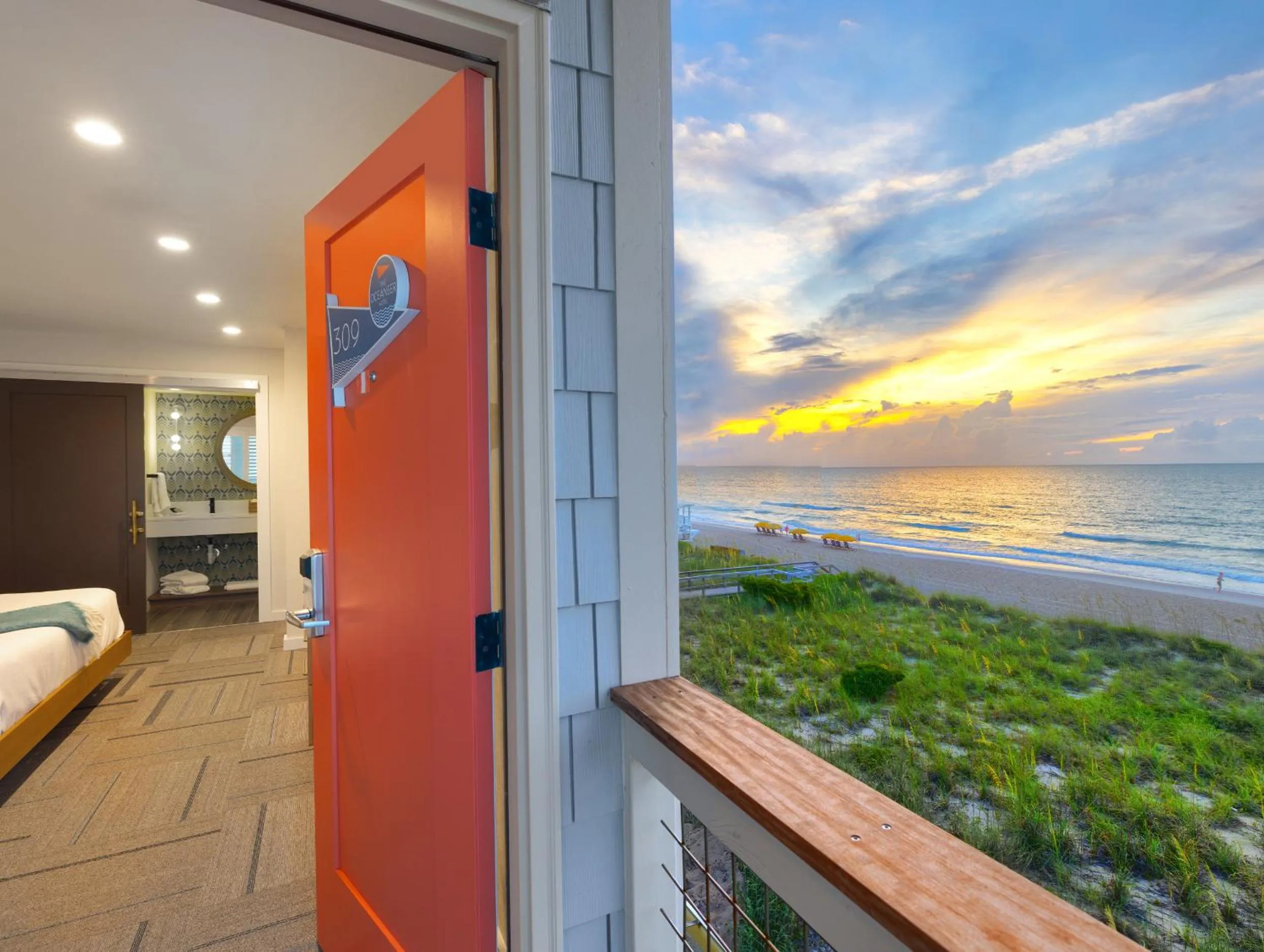 View (from property/room), Bed in Oceaneer Hotel