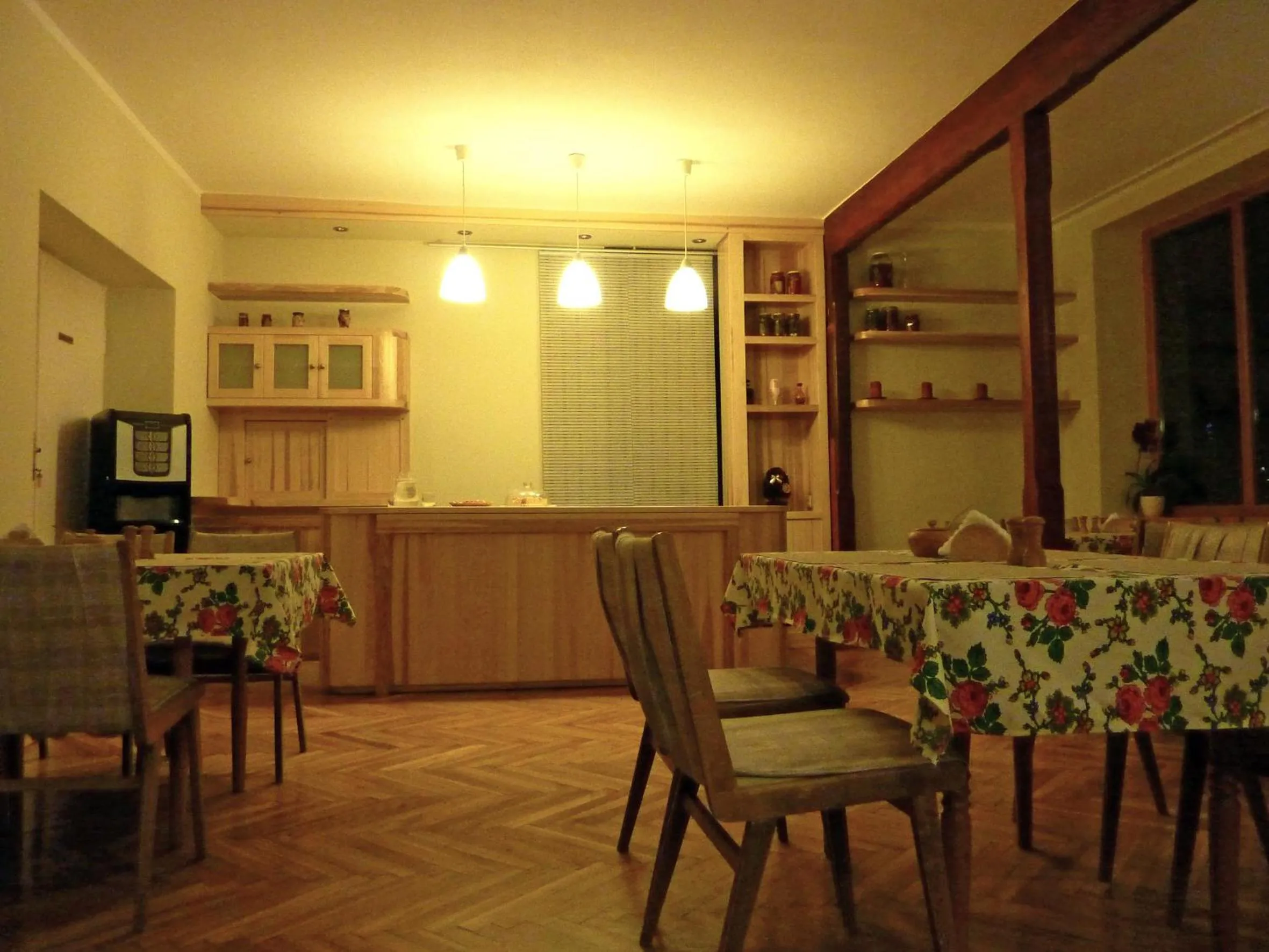 Restaurant/places to eat in Willa Litka