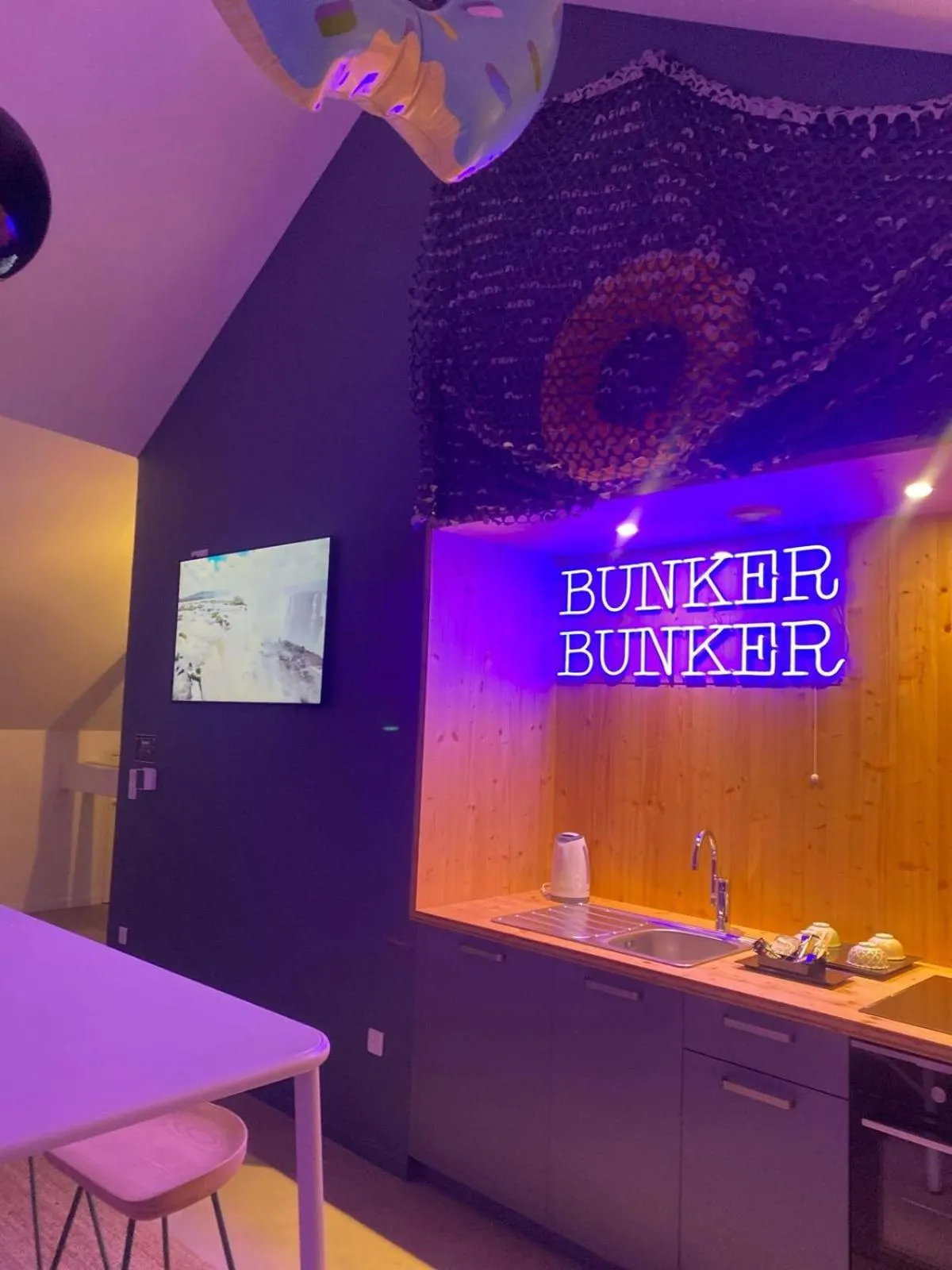 TV and multimedia in Logis Hôtel Altitude et Spa Pierre-Percée