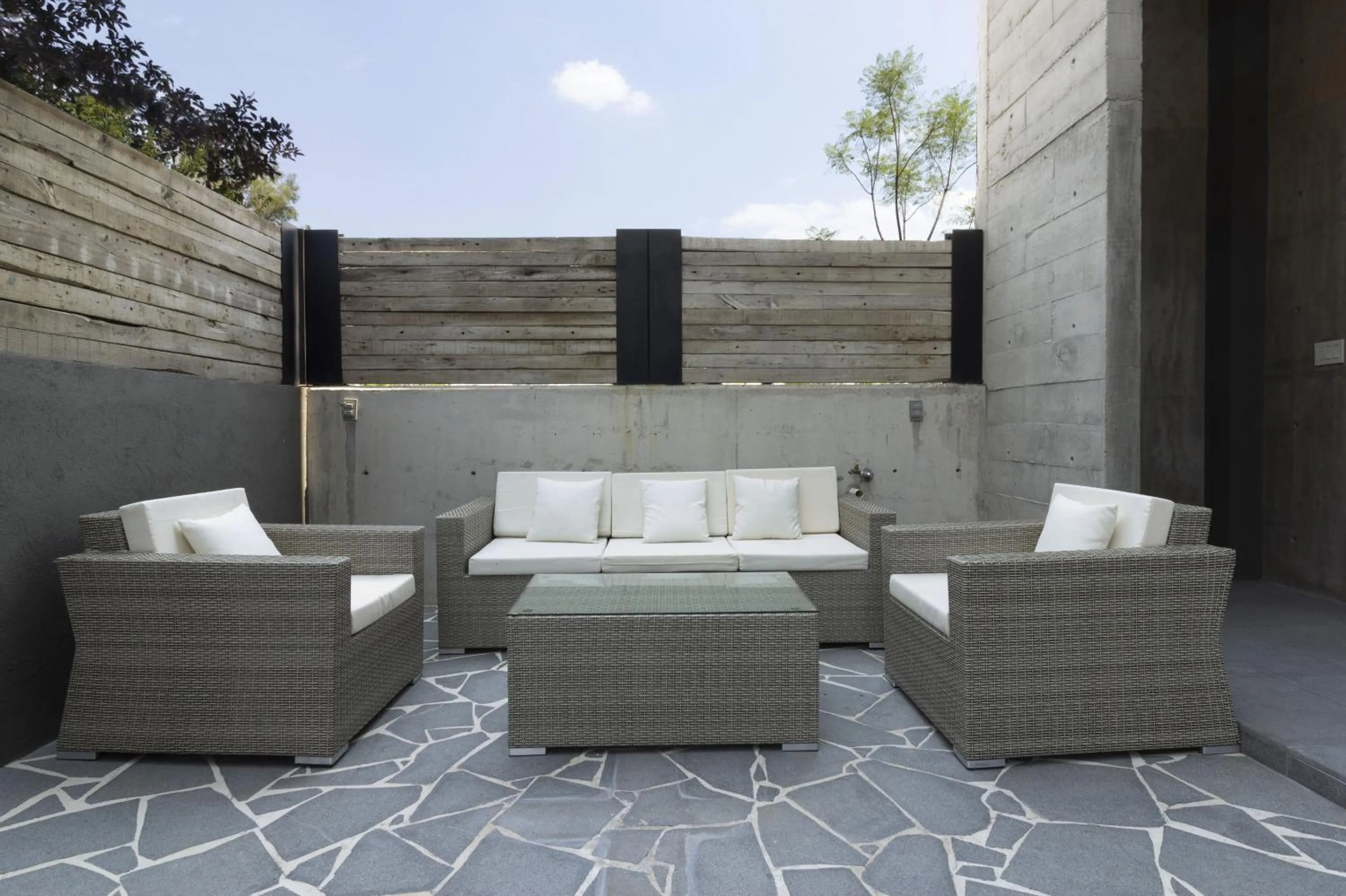 Balcony/Terrace in El Doce by HomiRent