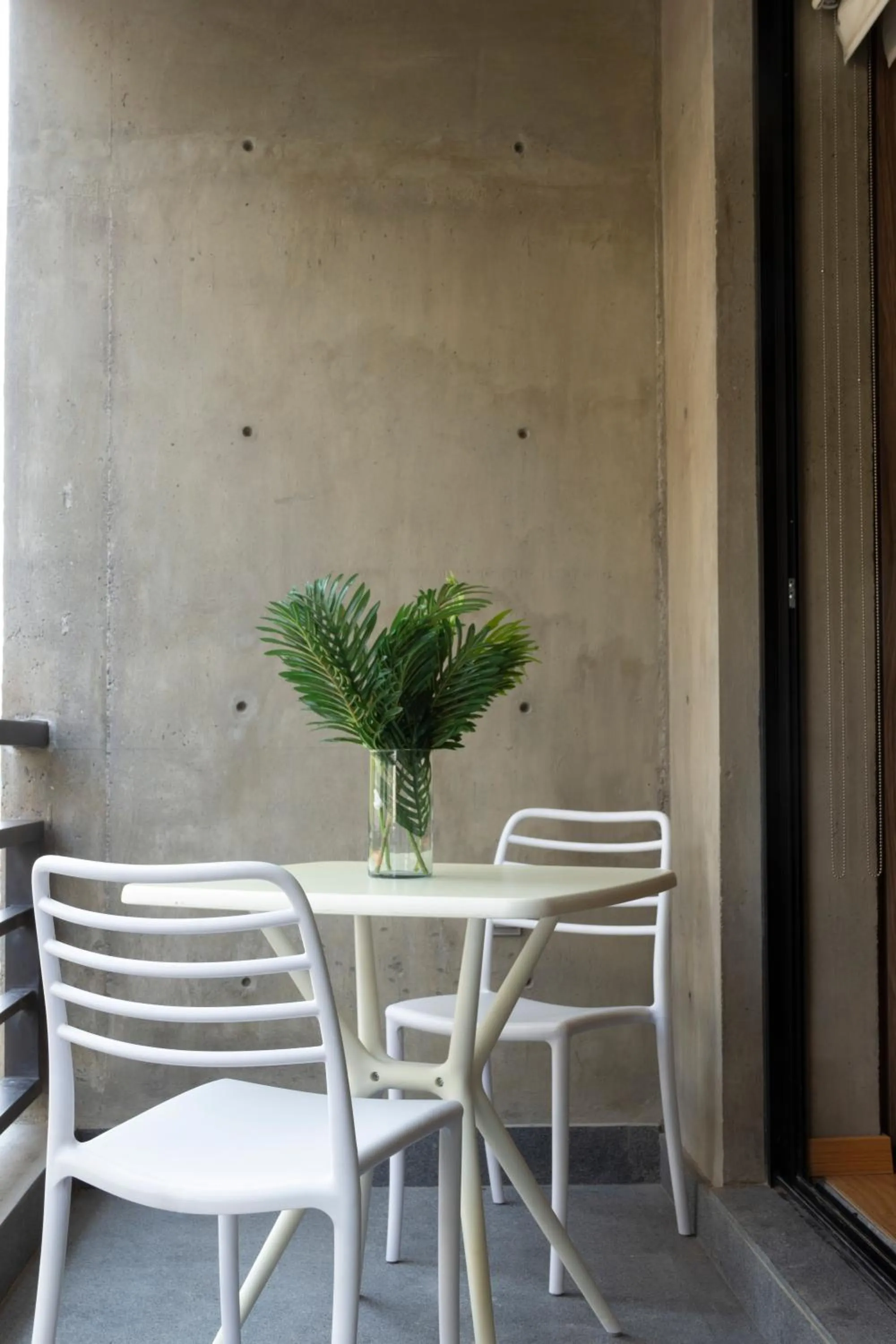 Balcony/Terrace in El Doce by HomiRent