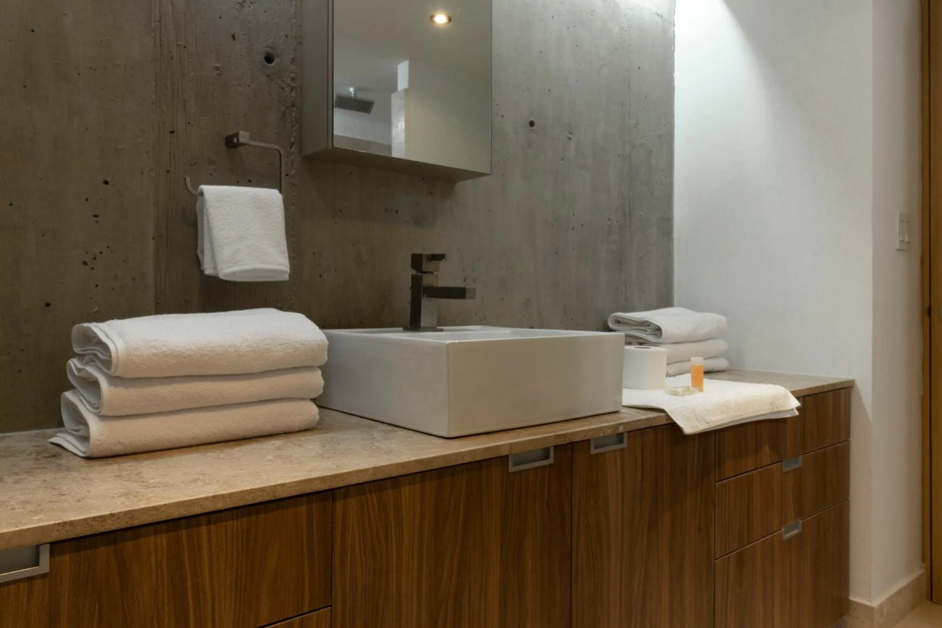 towels in El Doce by HomiRent