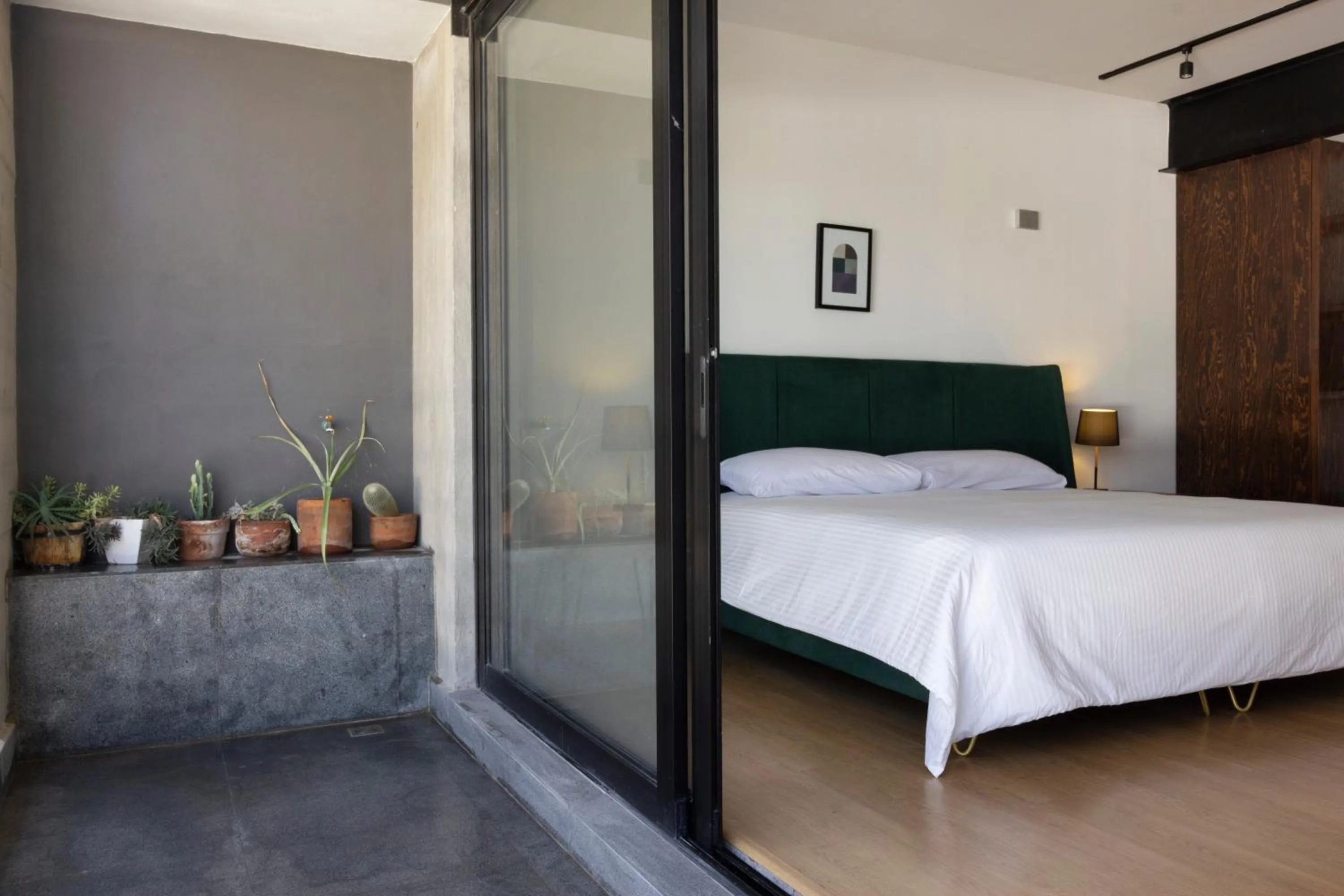 Photo of the whole room, Bed in El Doce by HomiRent