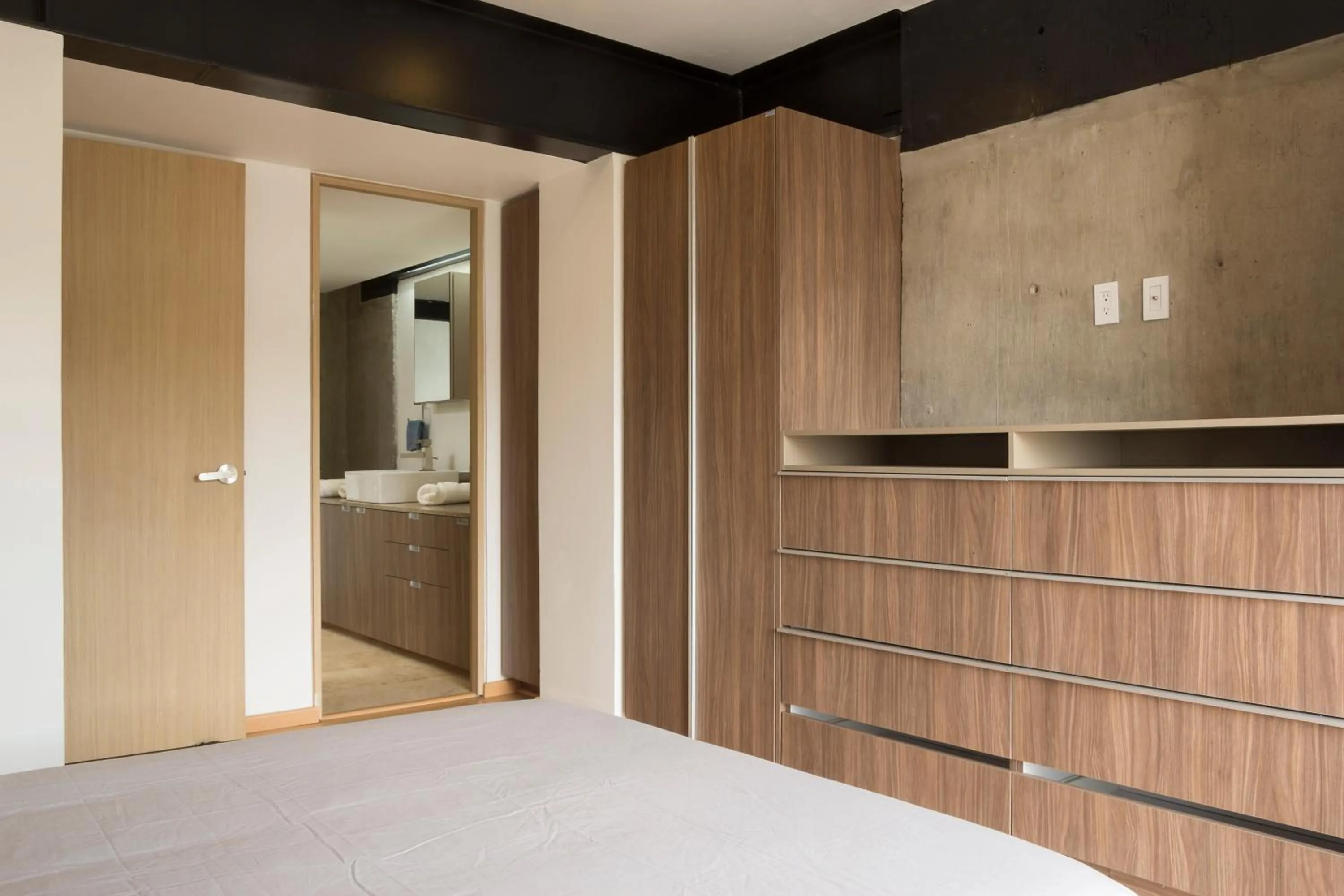 Photo of the whole room, Bed in El Doce by HomiRent