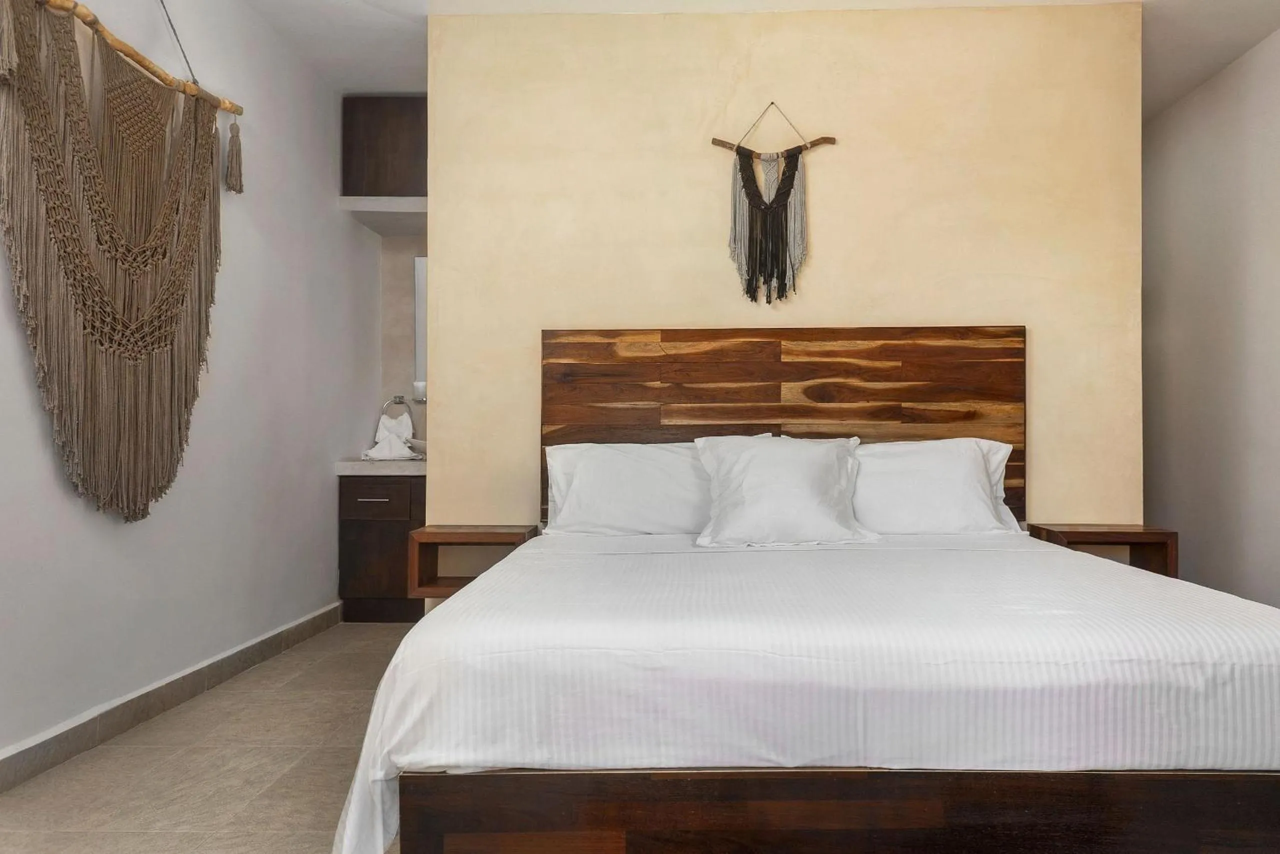 Bed in Lagoon Boutique Hotel - Luxury Chaman experience