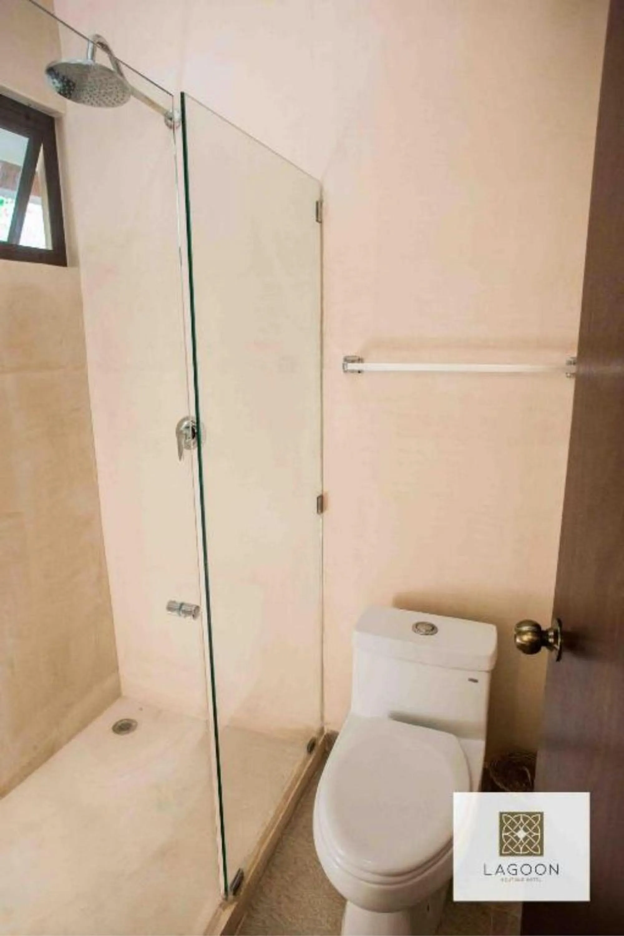 Shower in Lagoon Boutique Hotel - Luxury Chaman experience