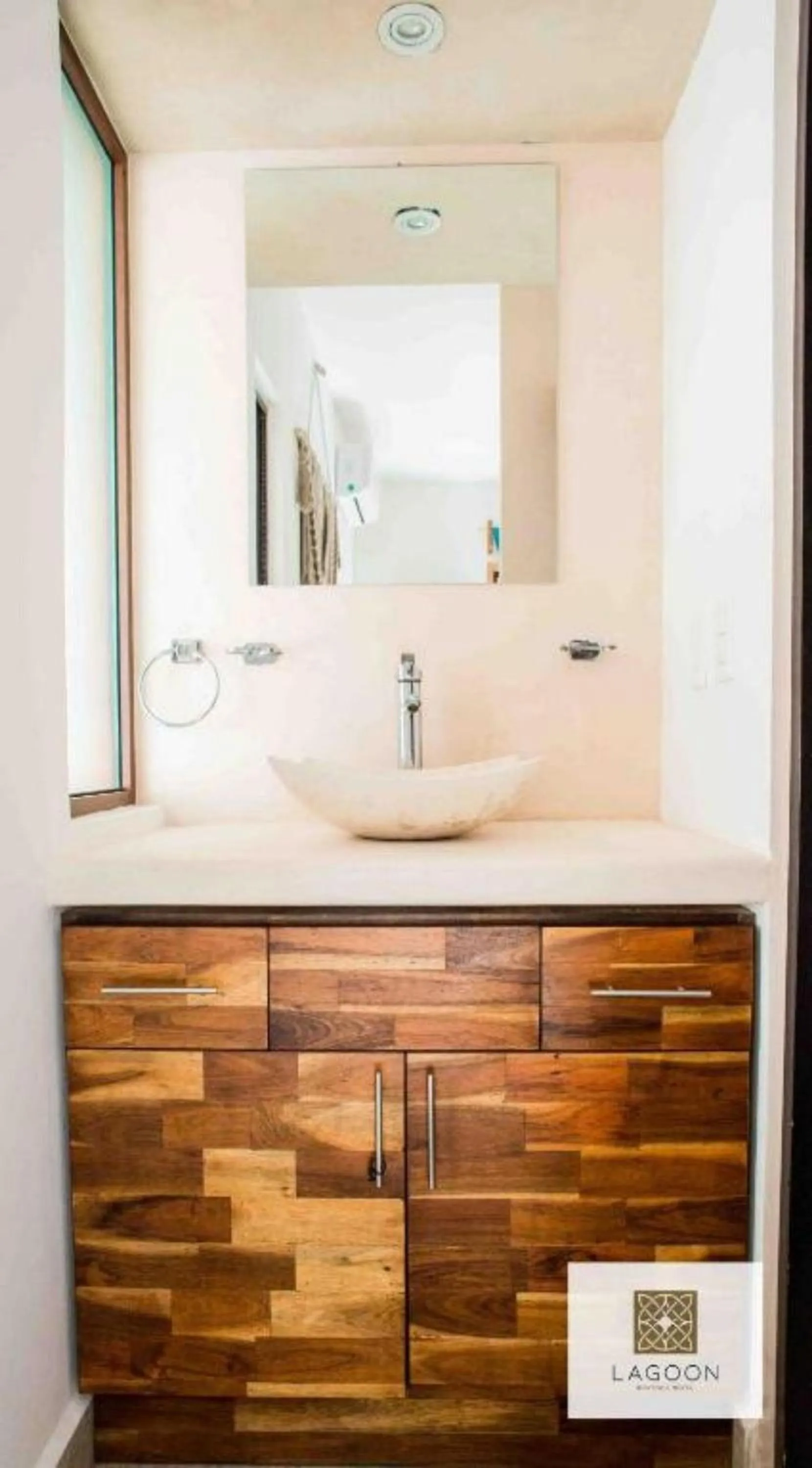 Shower in Lagoon Boutique Hotel - Luxury Chaman experience