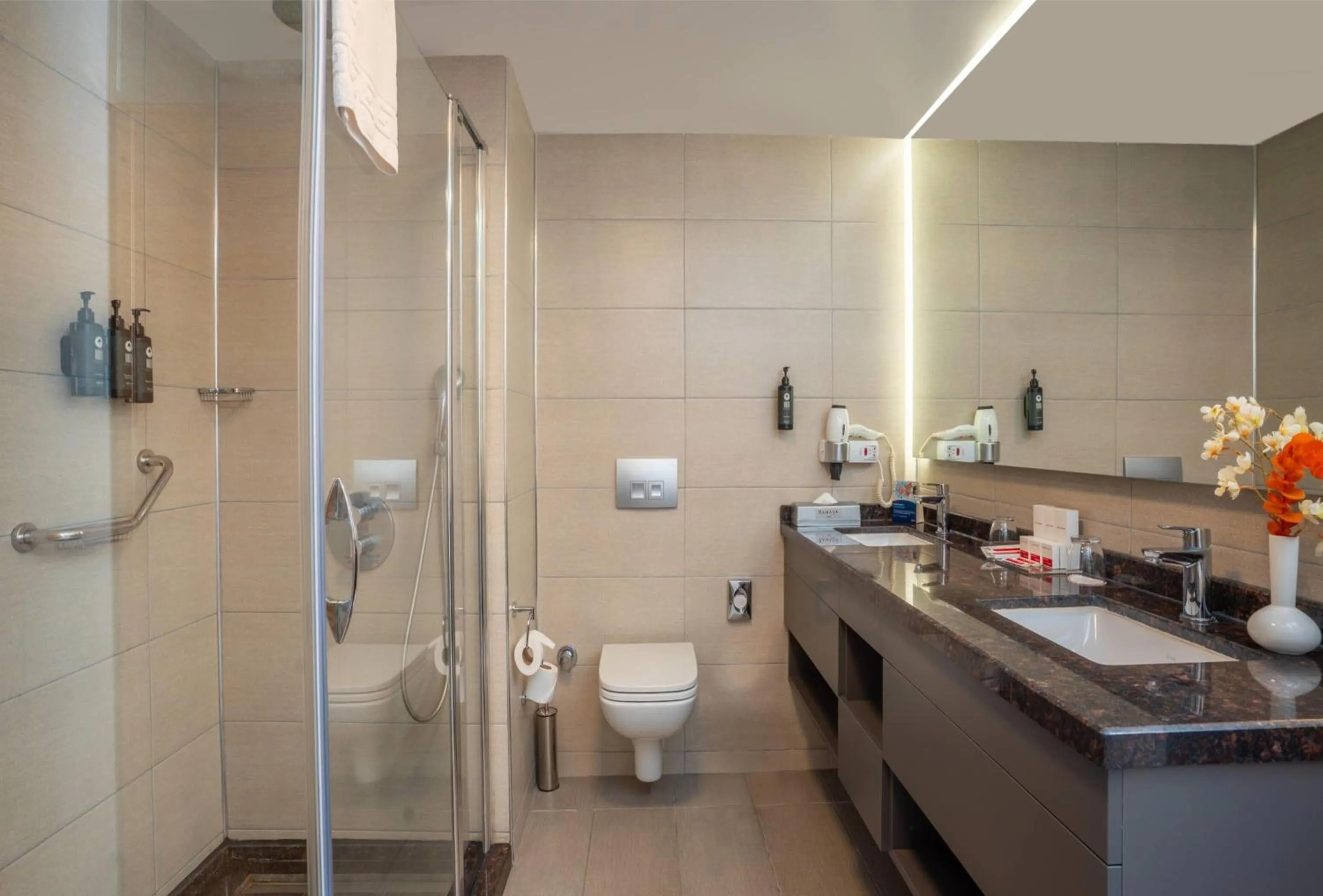 Bathroom in Ramada Plaza By Wyndham Izmir