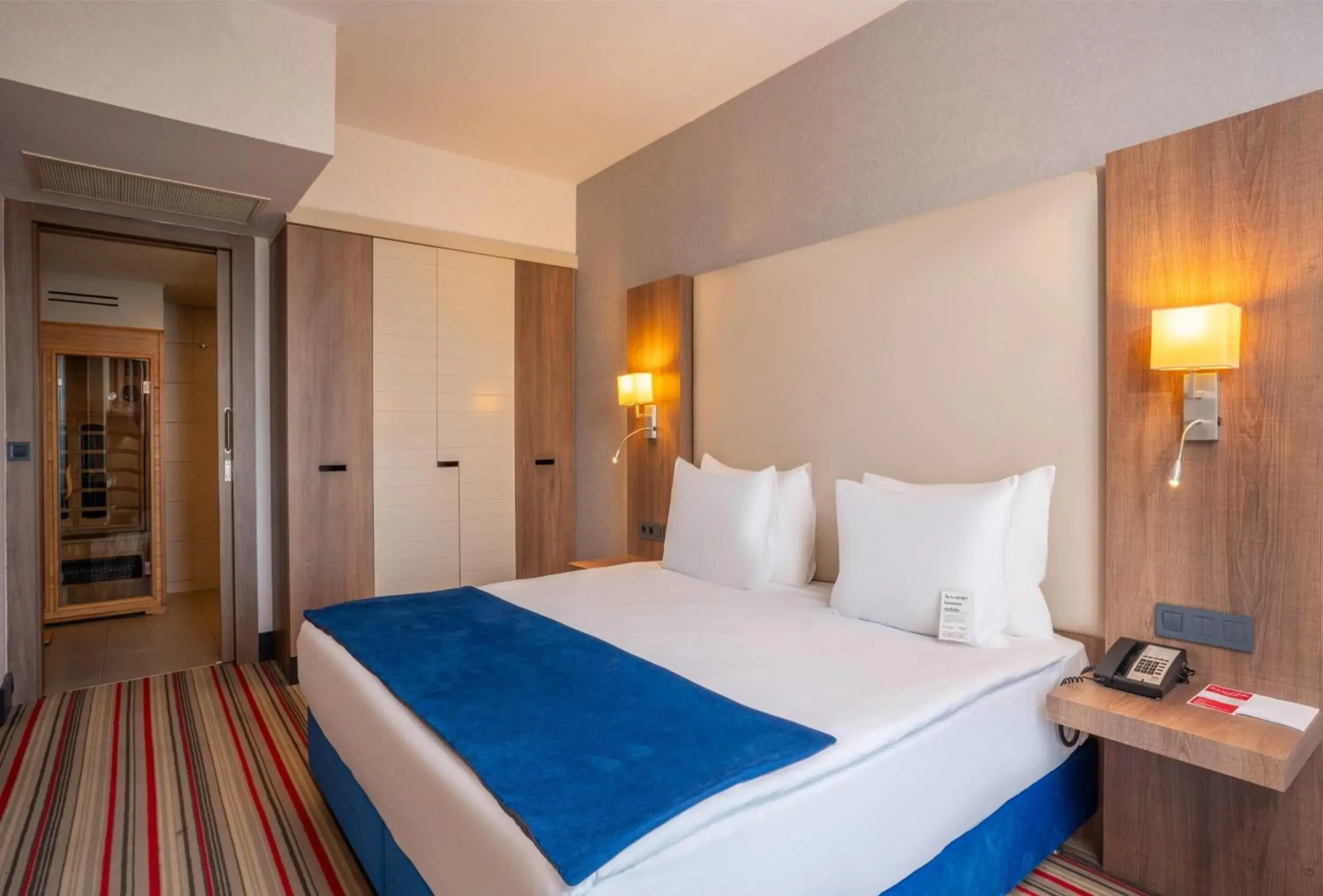 Suite with 1 King and 1 Sofa Bed - Non-Smoking in Ramada Plaza By Wyndham Izmir Suite with 1 King and 1 Sofa Bed - Non-Smoking in Ramada Plaza By Wyndham Izmir