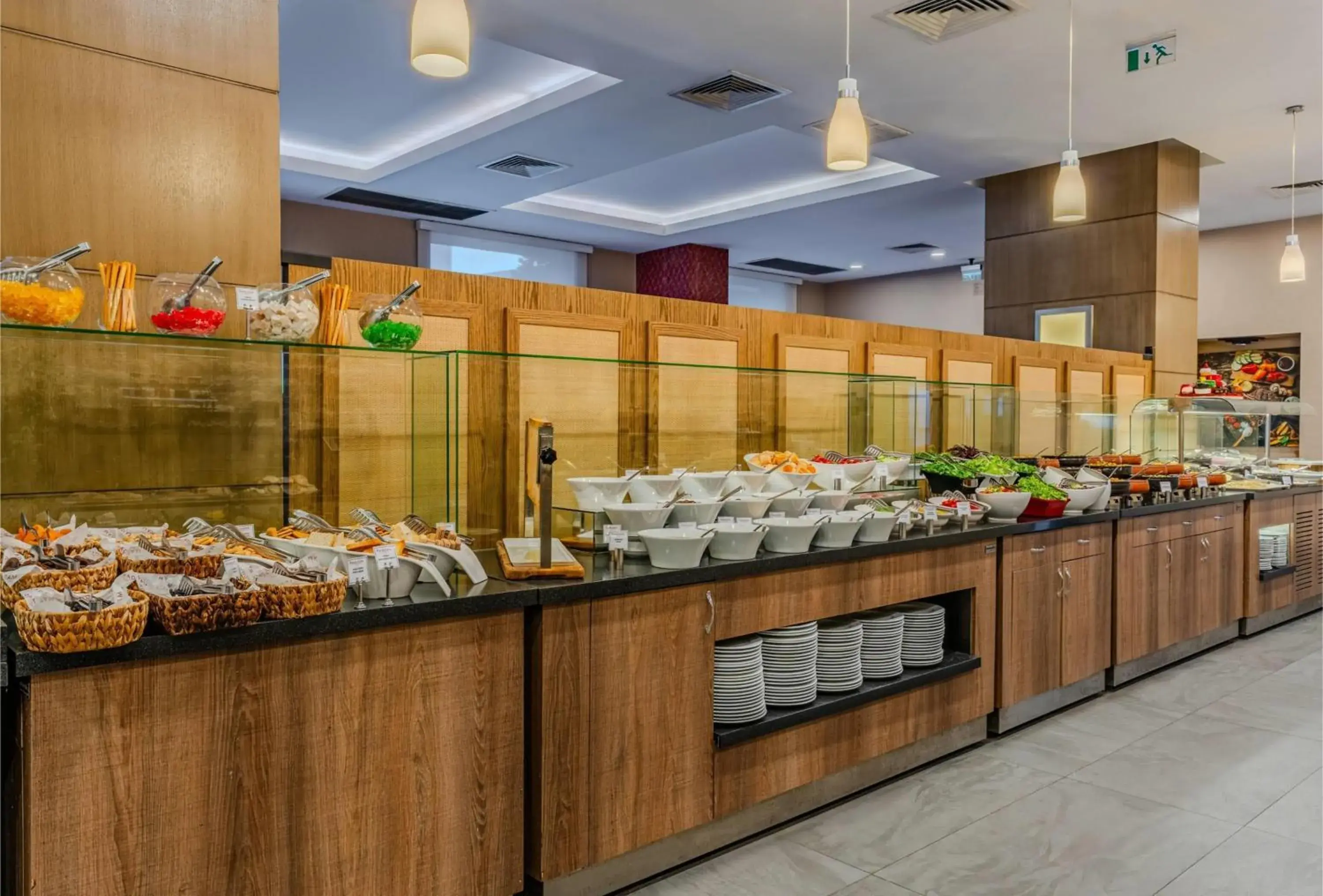 Restaurant/places to eat in Ramada Plaza By Wyndham Izmir Restaurant/places to eat in Ramada Plaza By Wyndham Izmir