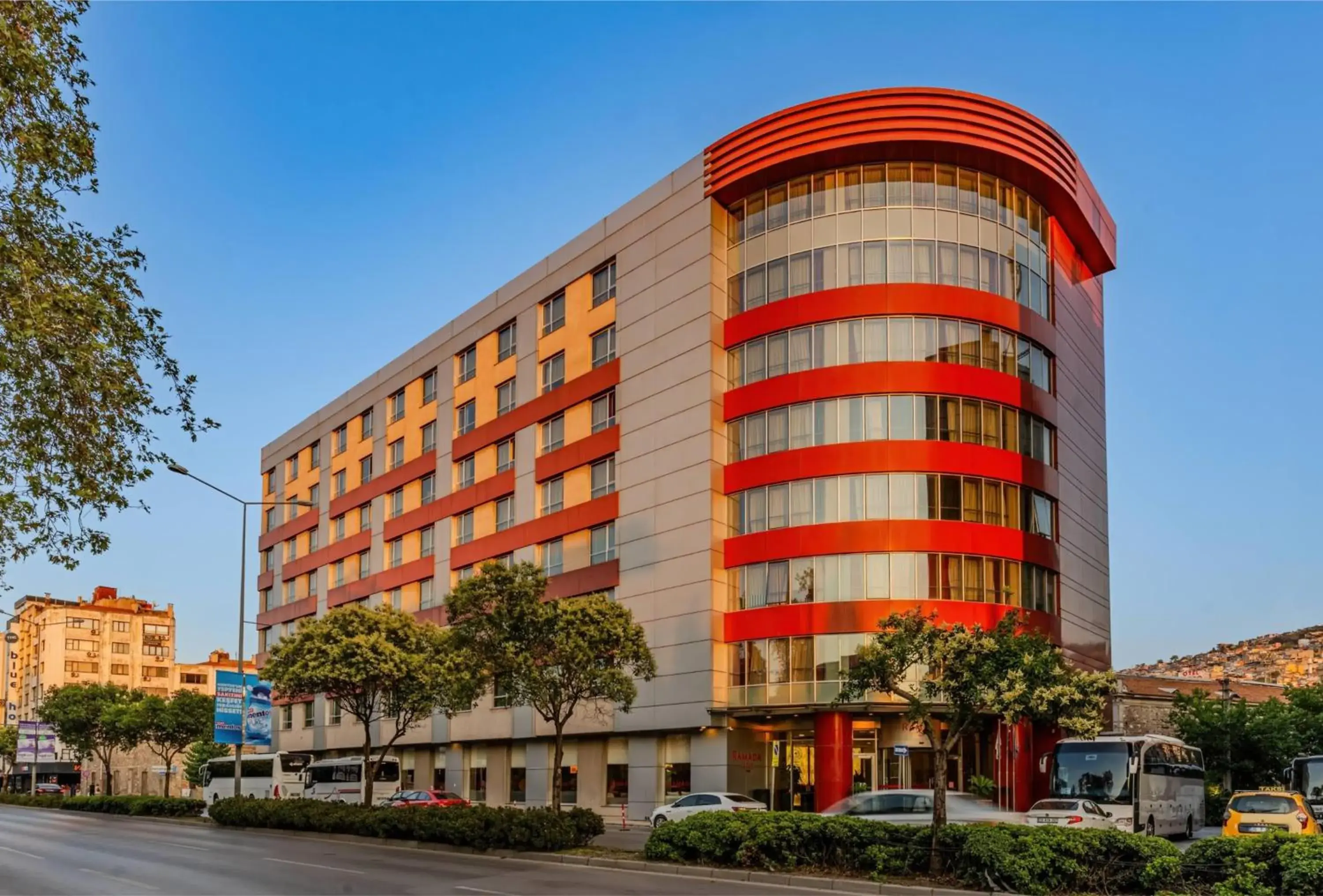 Property building in Ramada Plaza By Wyndham Izmir Property building in Ramada Plaza By Wyndham Izmir