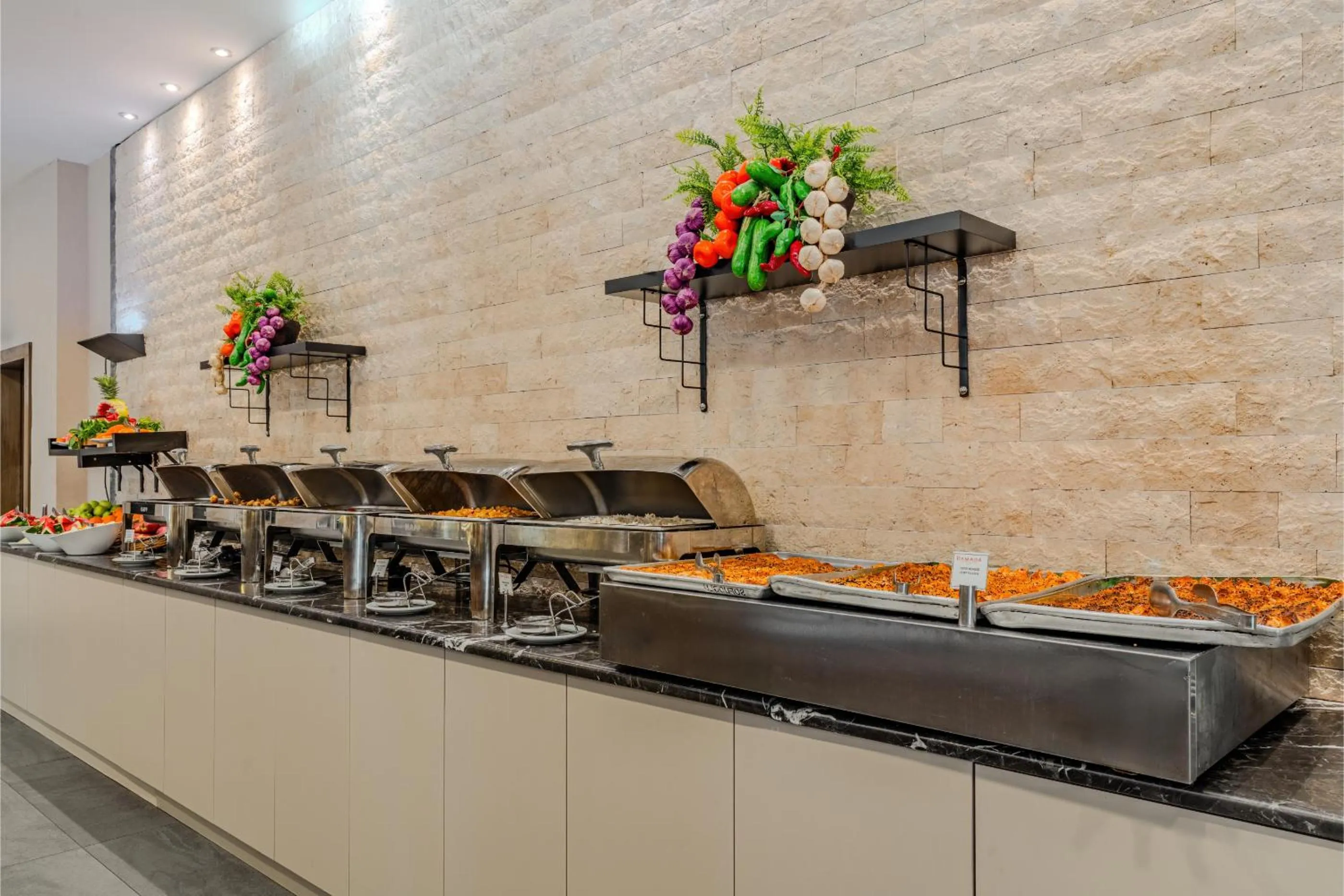 Restaurant/places to eat in Ramada Plaza By Wyndham Izmir