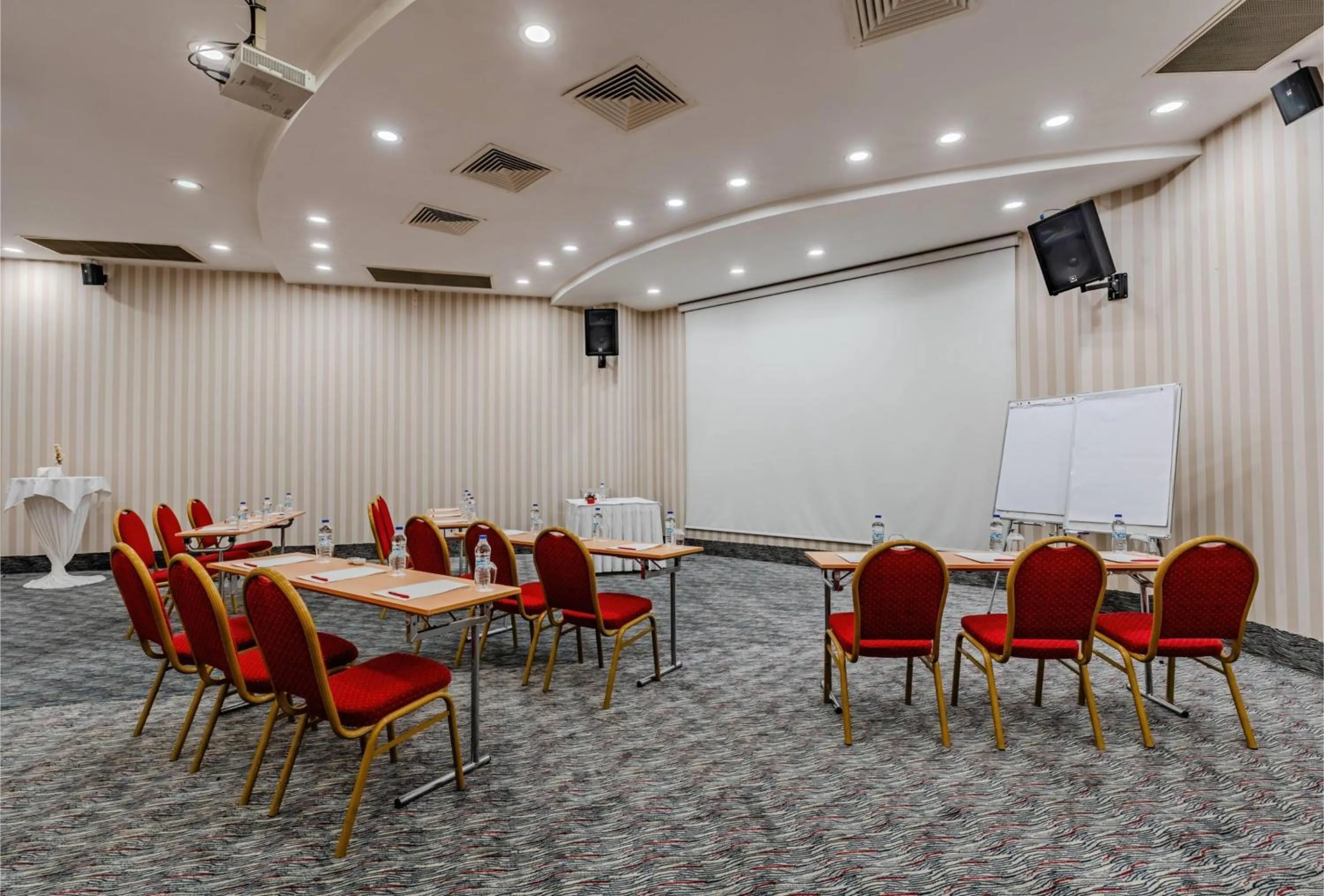 Meeting/conference room in Ramada Plaza By Wyndham Izmir