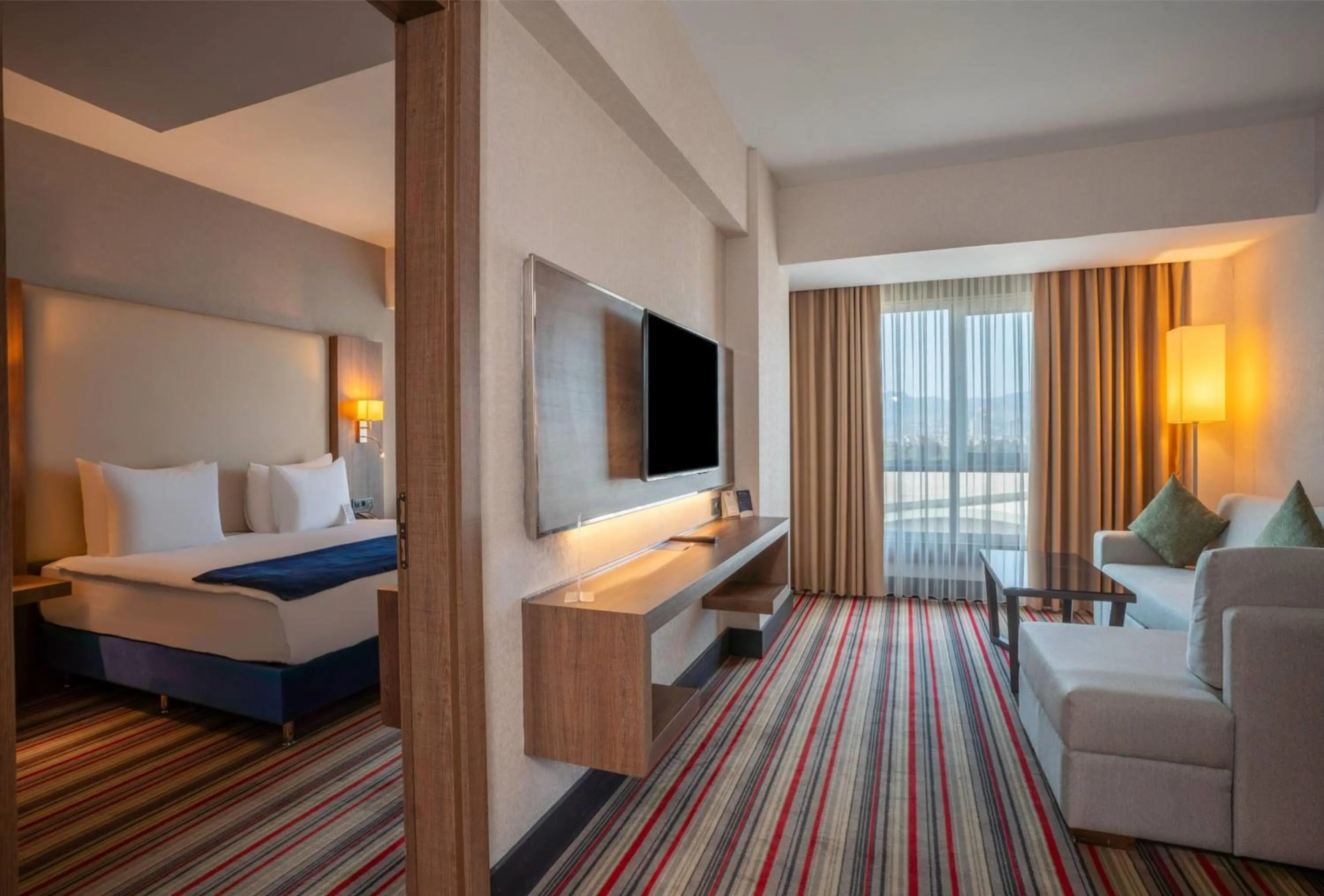 Photo of the whole room, Bed in Ramada Plaza By Wyndham Izmir