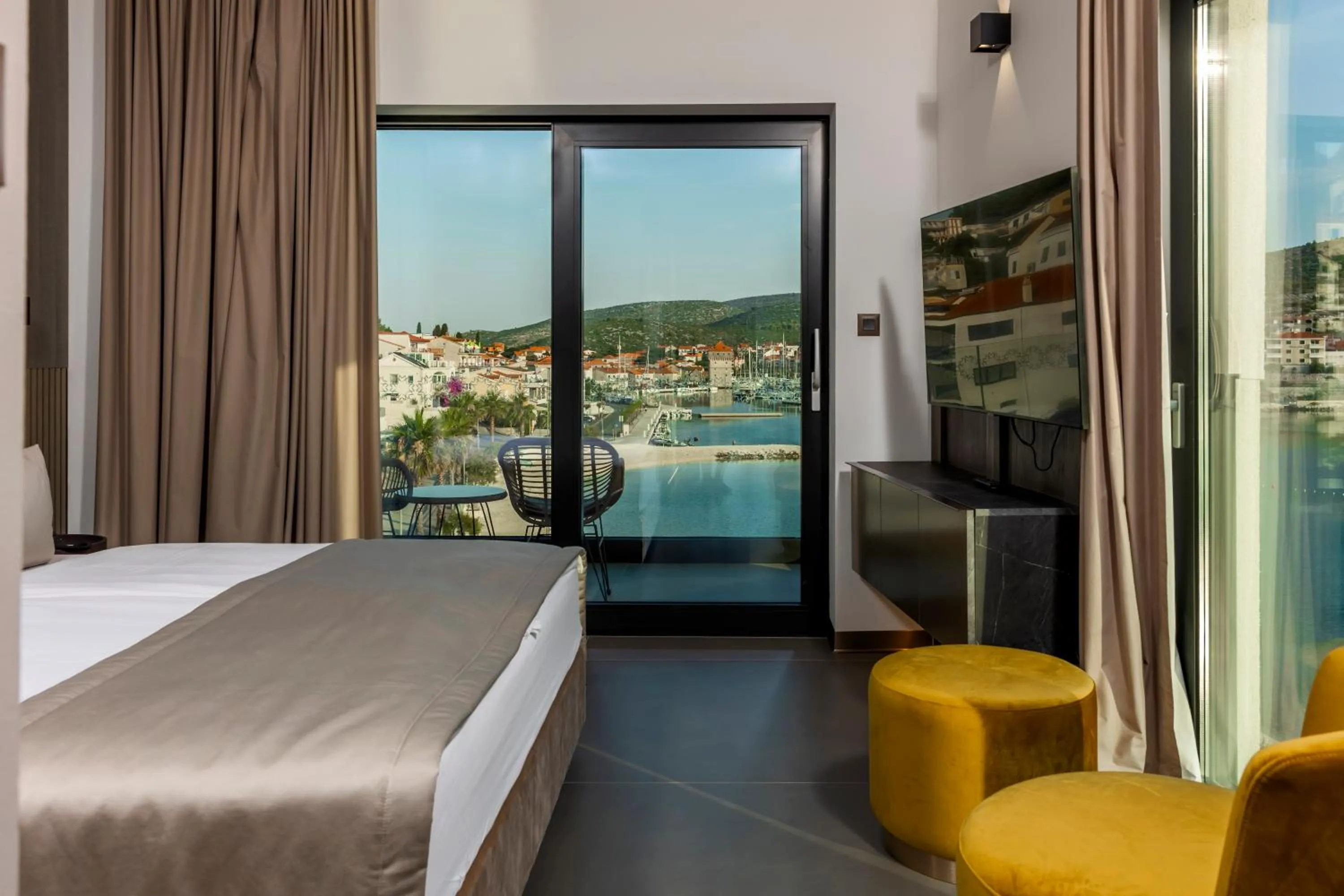 Bedroom, Bed in Marinus Beach Hotel