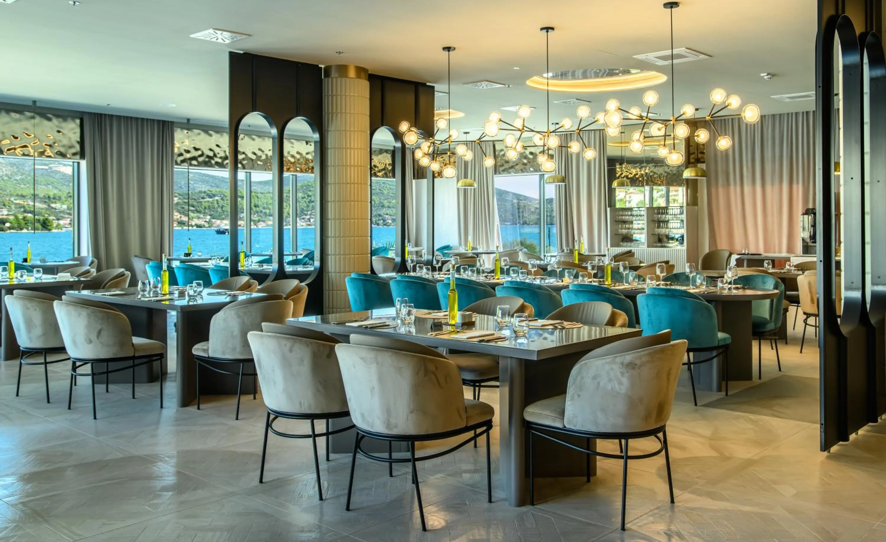 Restaurant/places to eat in Marinus Beach Hotel