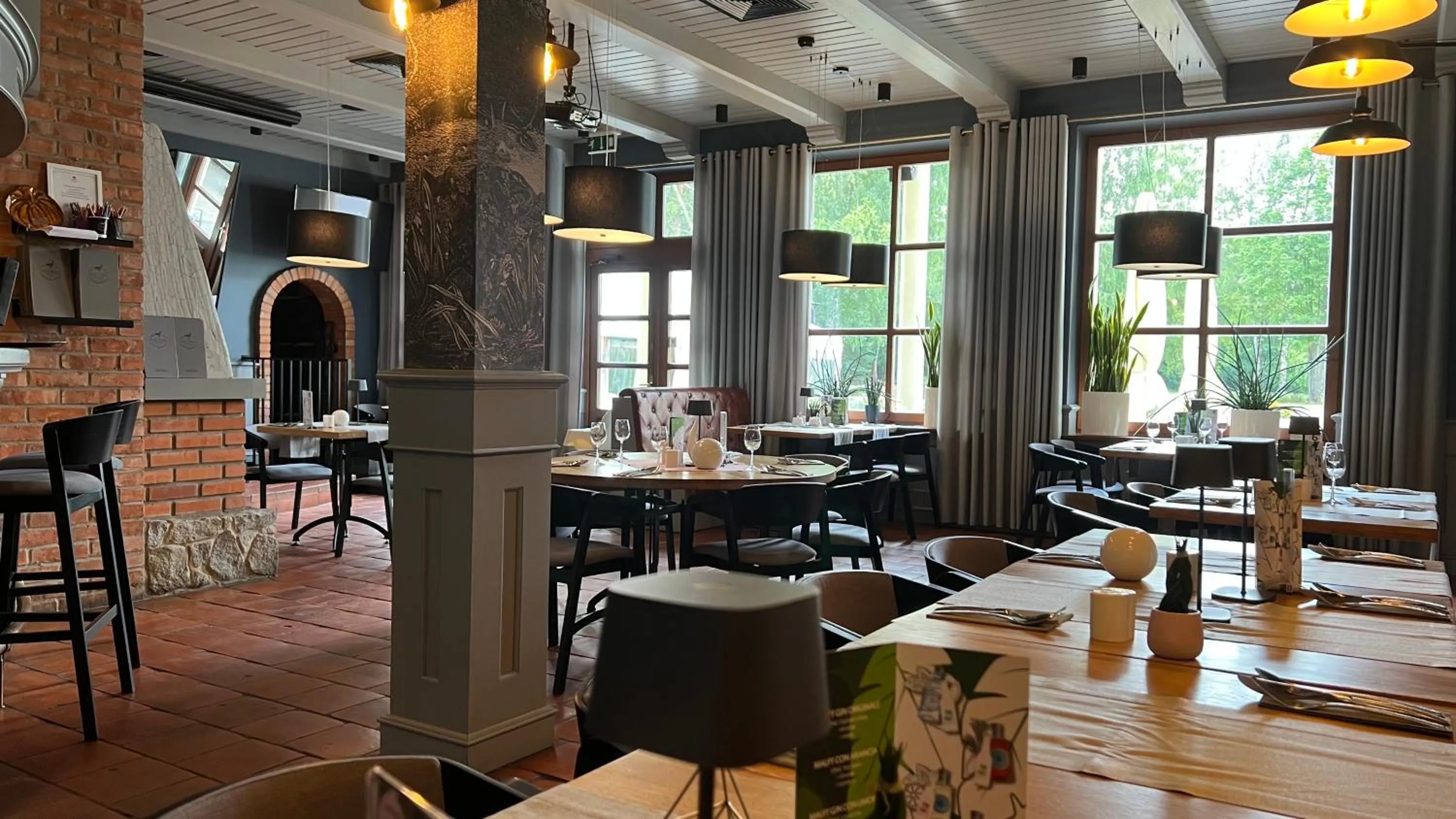 Restaurant/places to eat in Hotel Prezydent