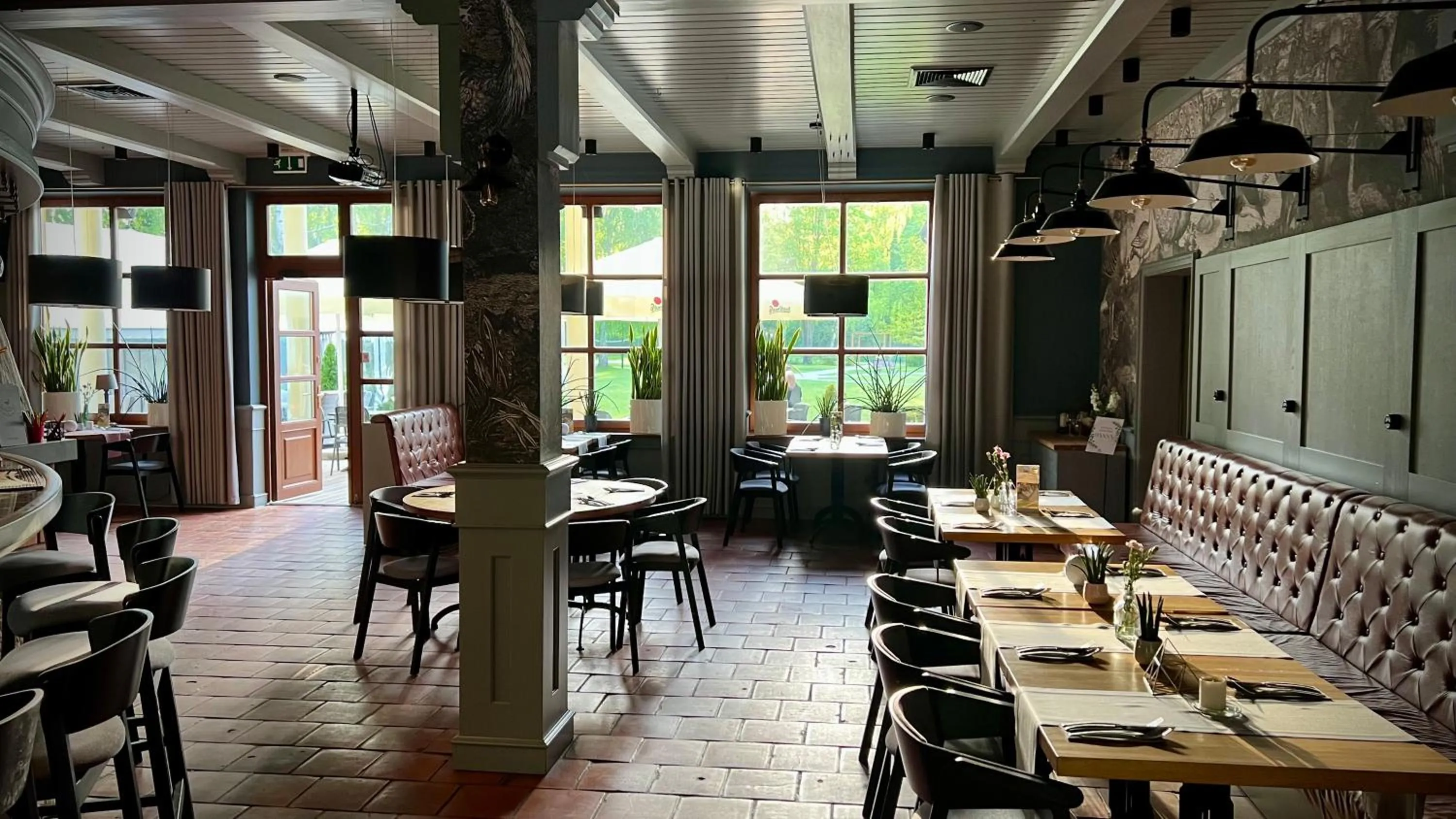 Restaurant/places to eat in Hotel Prezydent