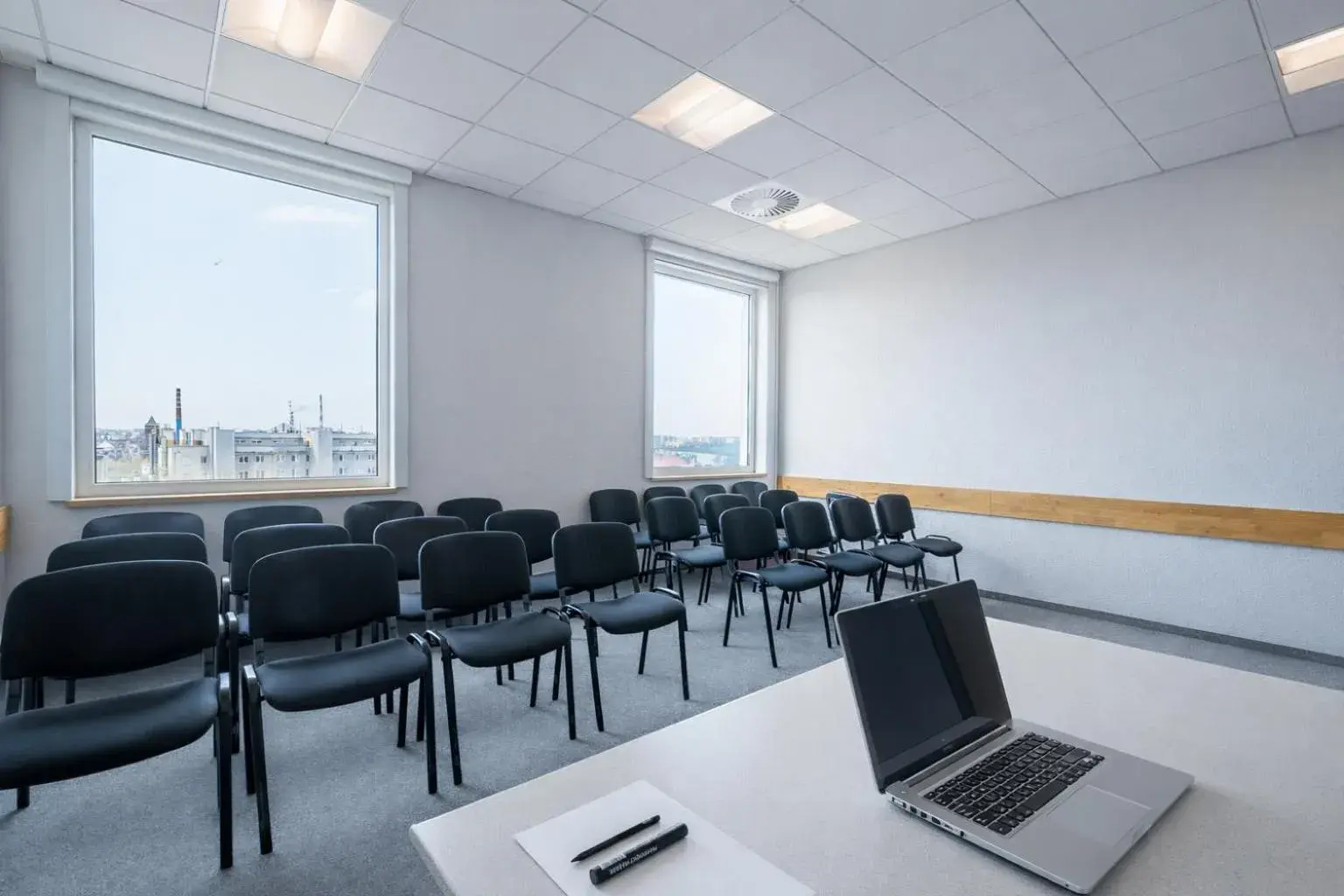 Property building in Weiser Hotel Property building in Weiser Hotel