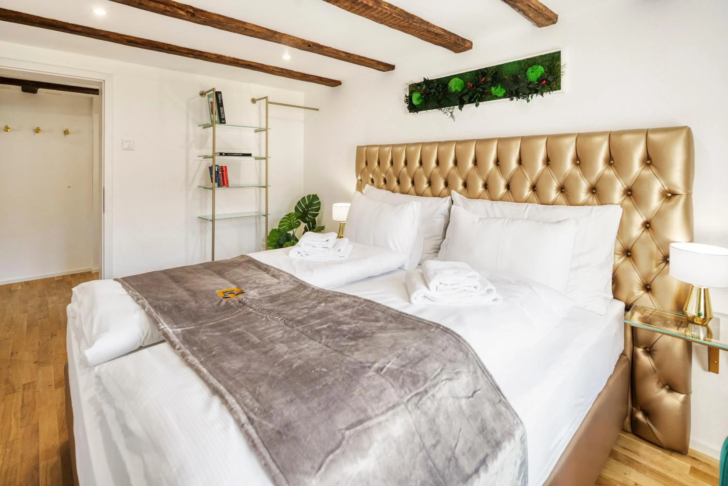 Bed in VISIMO Apartments Steigerstrasse St Gallen - Modern Living near OLMA & Hospital