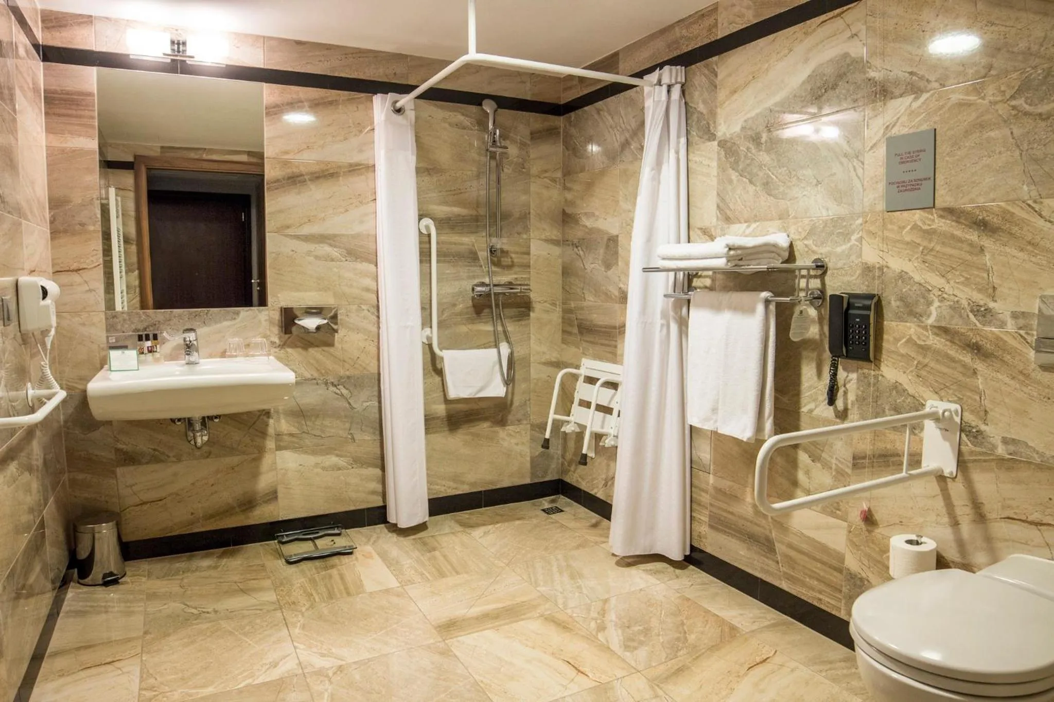 Photo of the whole room in Holiday Inn Krakow City Centre by IHG