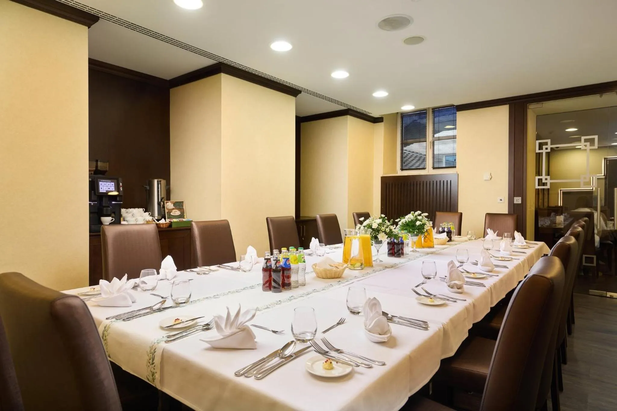 Restaurant/places to eat in Holiday Inn Krakow City Centre by IHG